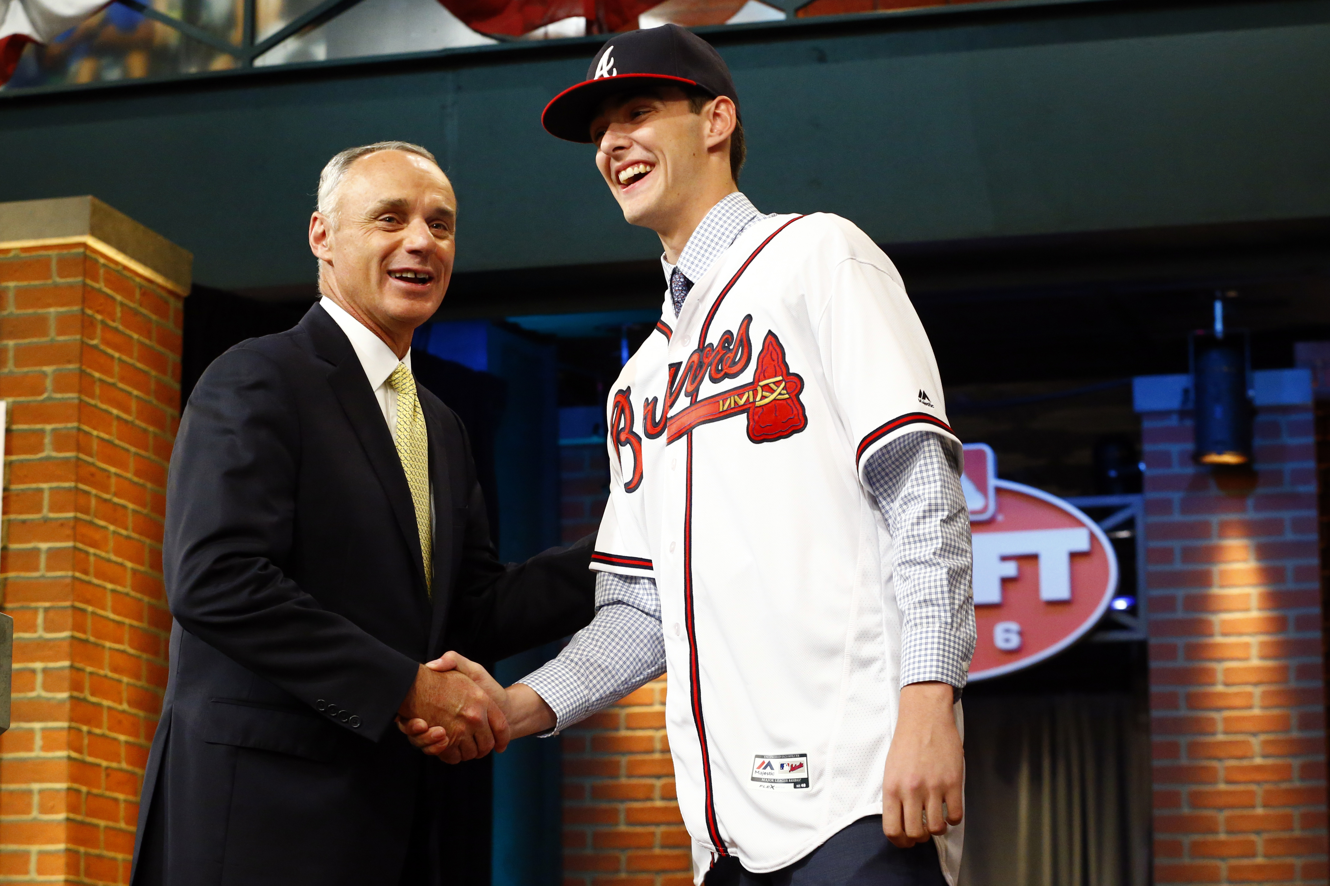 Lynnding the Atlanta Braves a Helping Hand