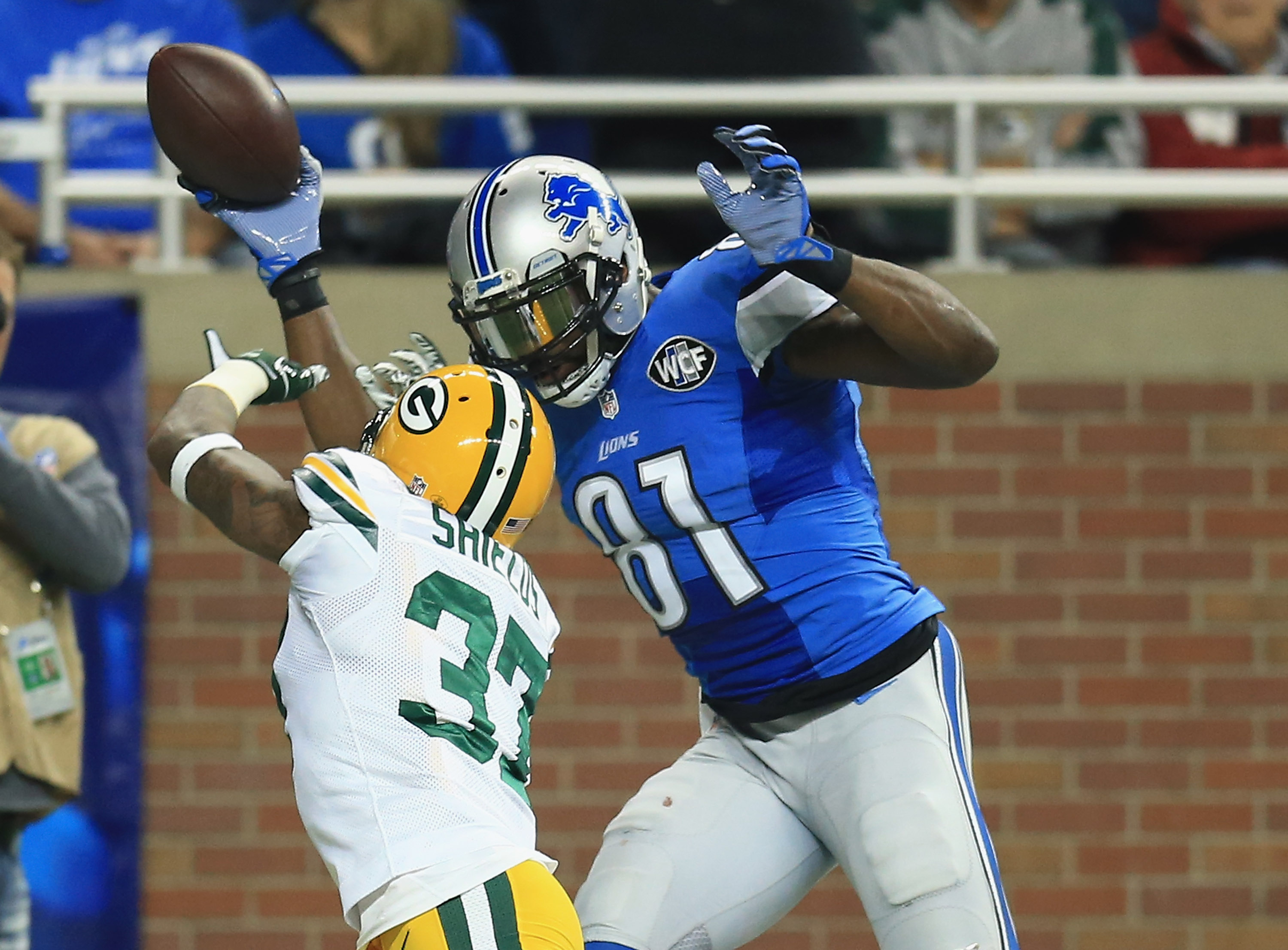 Calvin Johnson says he had a concussion; Lions say no