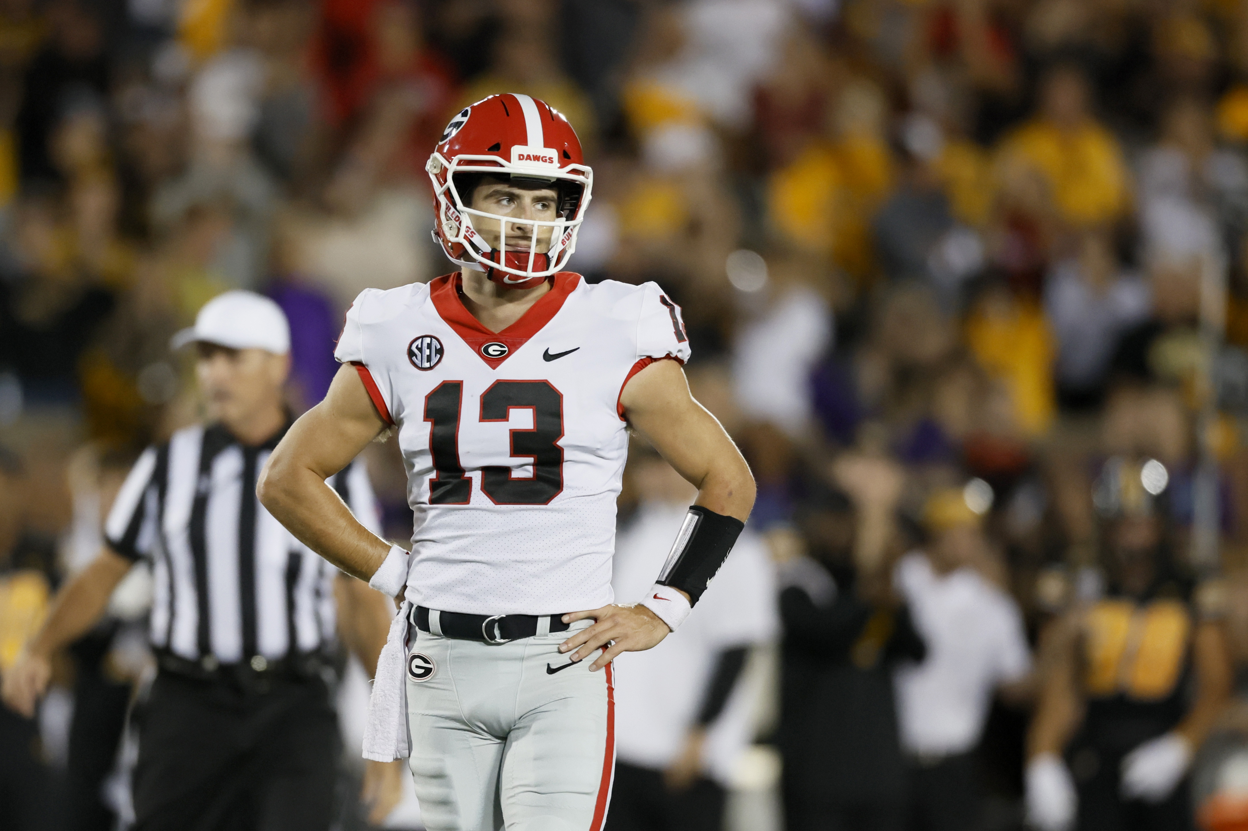 No. 1 Georgia Bulldogs have to come from behind to beat Missouri