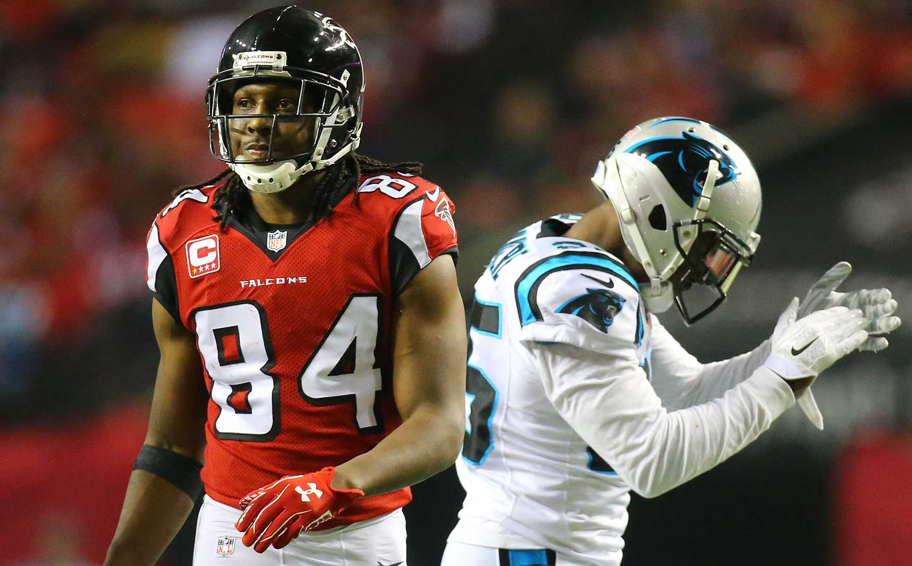 Atlanta Falcons wide receiver Roddy White (84) can't make the