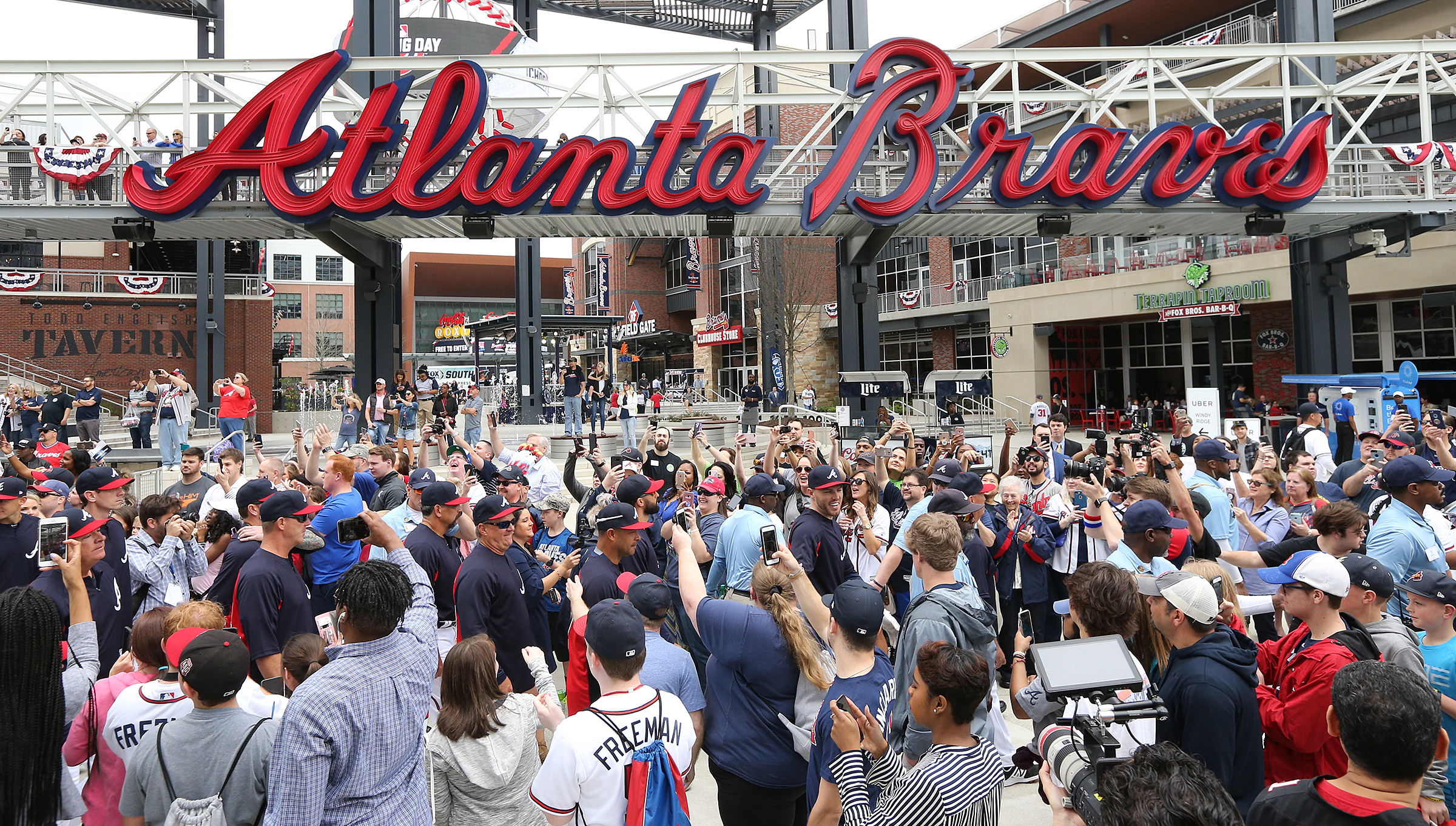 The Battery Atlanta Brings Restaurants, Shops & Entertainment to Braves  Fans - Discover Atlanta