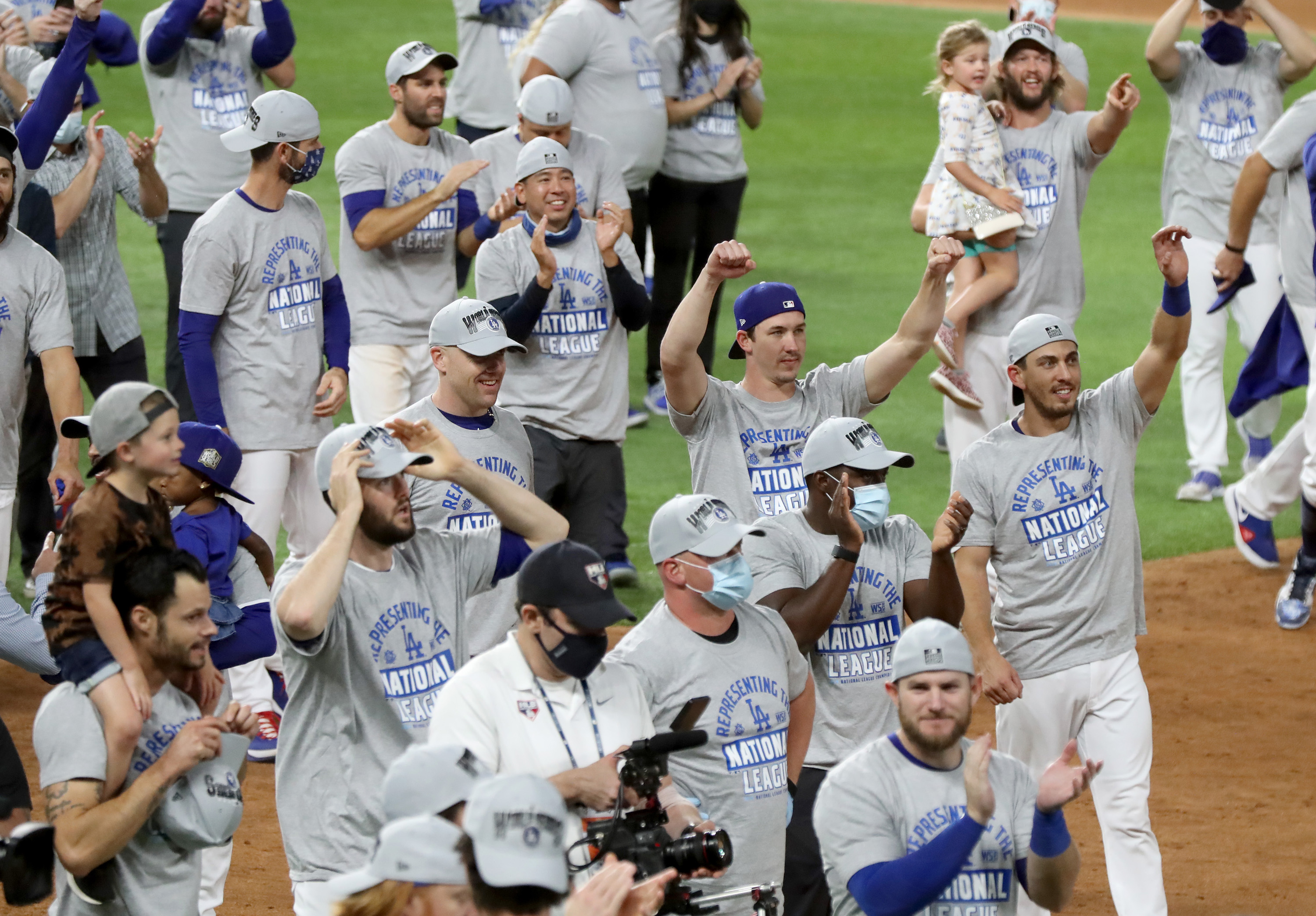 Los Angeles Dodgers 4 Atlanta Braves 3 National League Champions T-Shirt