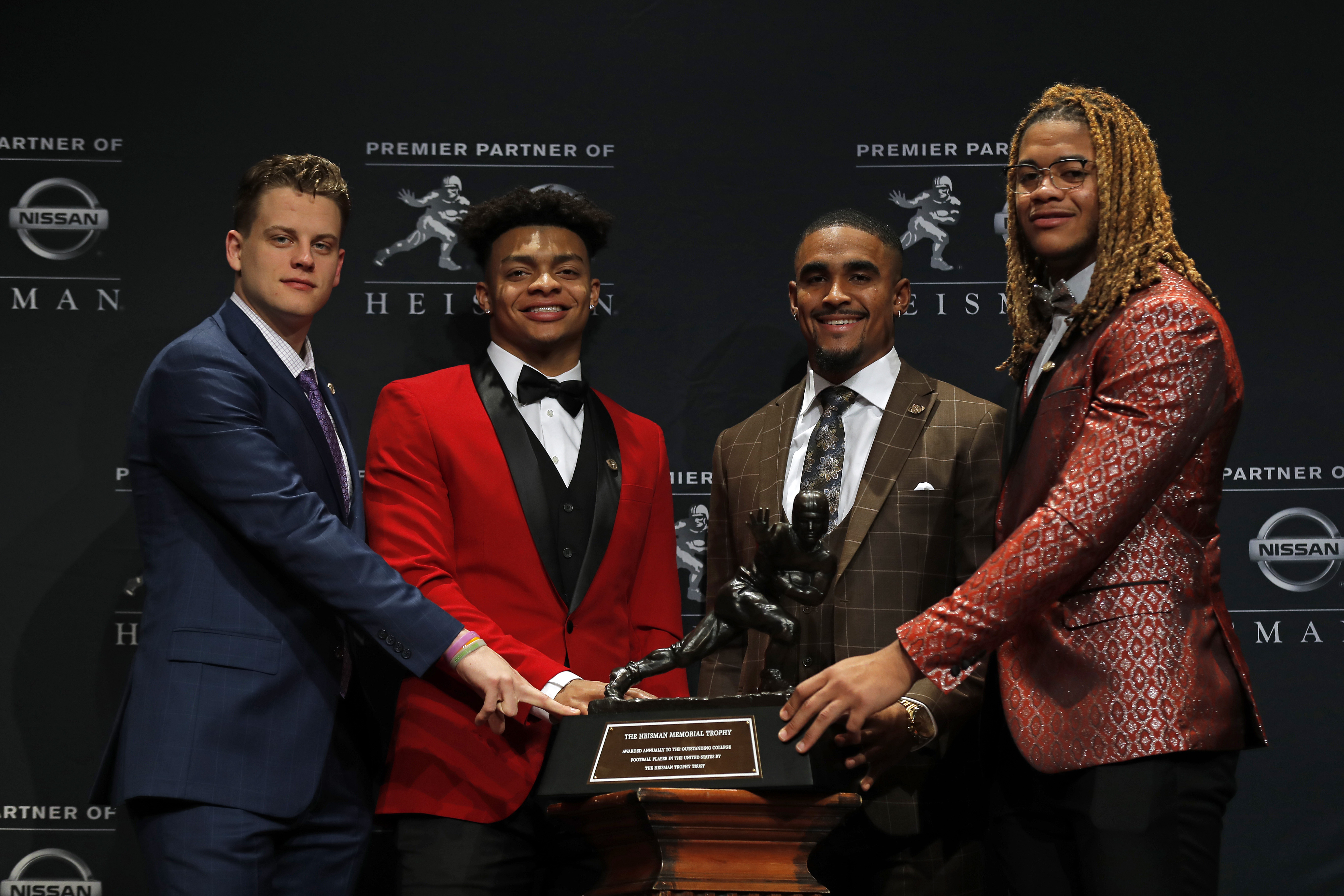 Three Observations: Joe Burrow's Heisman Statement, Offensive Standouts and  Capitalizing on Turnovers - Sports Illustrated LSU Tigers News, Analysis  and More.