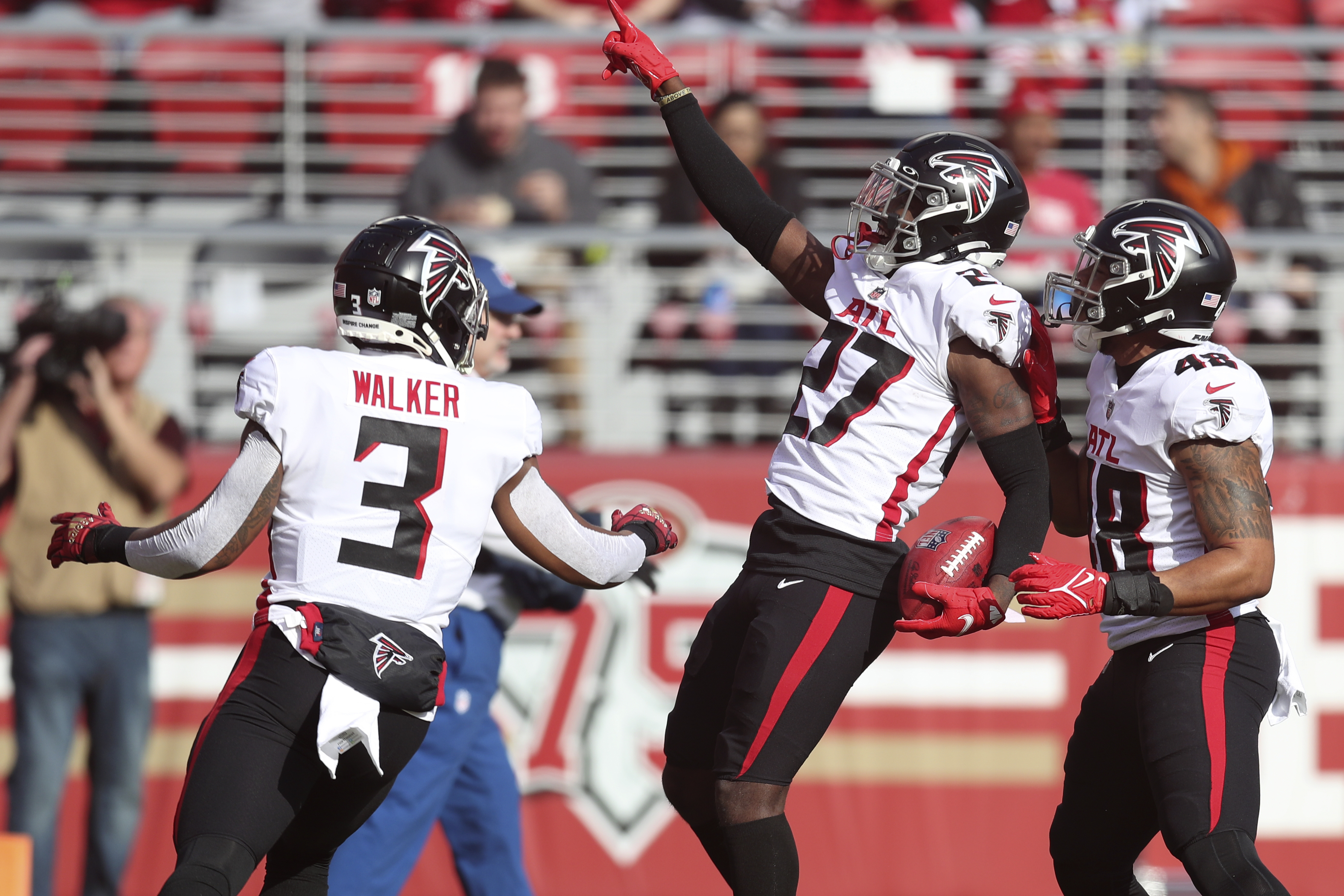 Falcons failures near goal line lead to 31-13 loss to 49ers - The