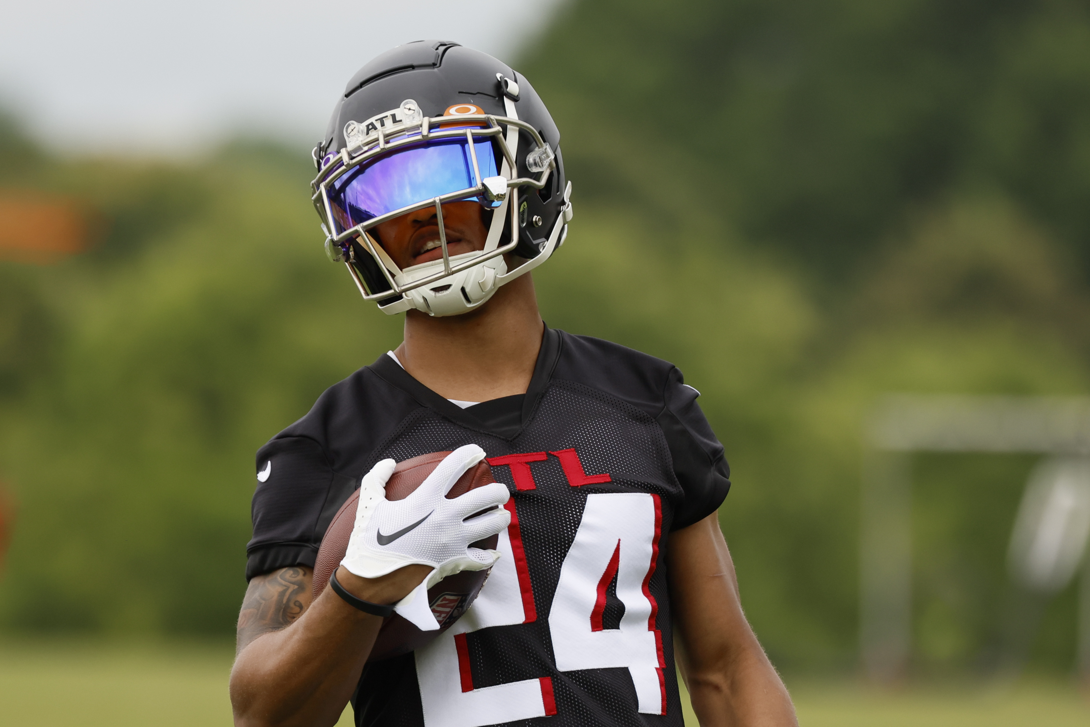 Atlanta Falcons CB A.J. Terrell 'Bouncing Back' in 2023? - Sports