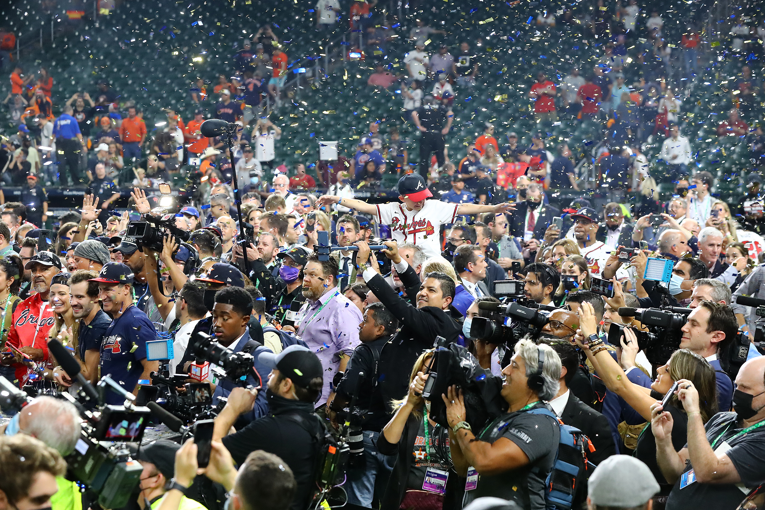 Are Atlanta Braves fans temporary Nats fans in NLCS?