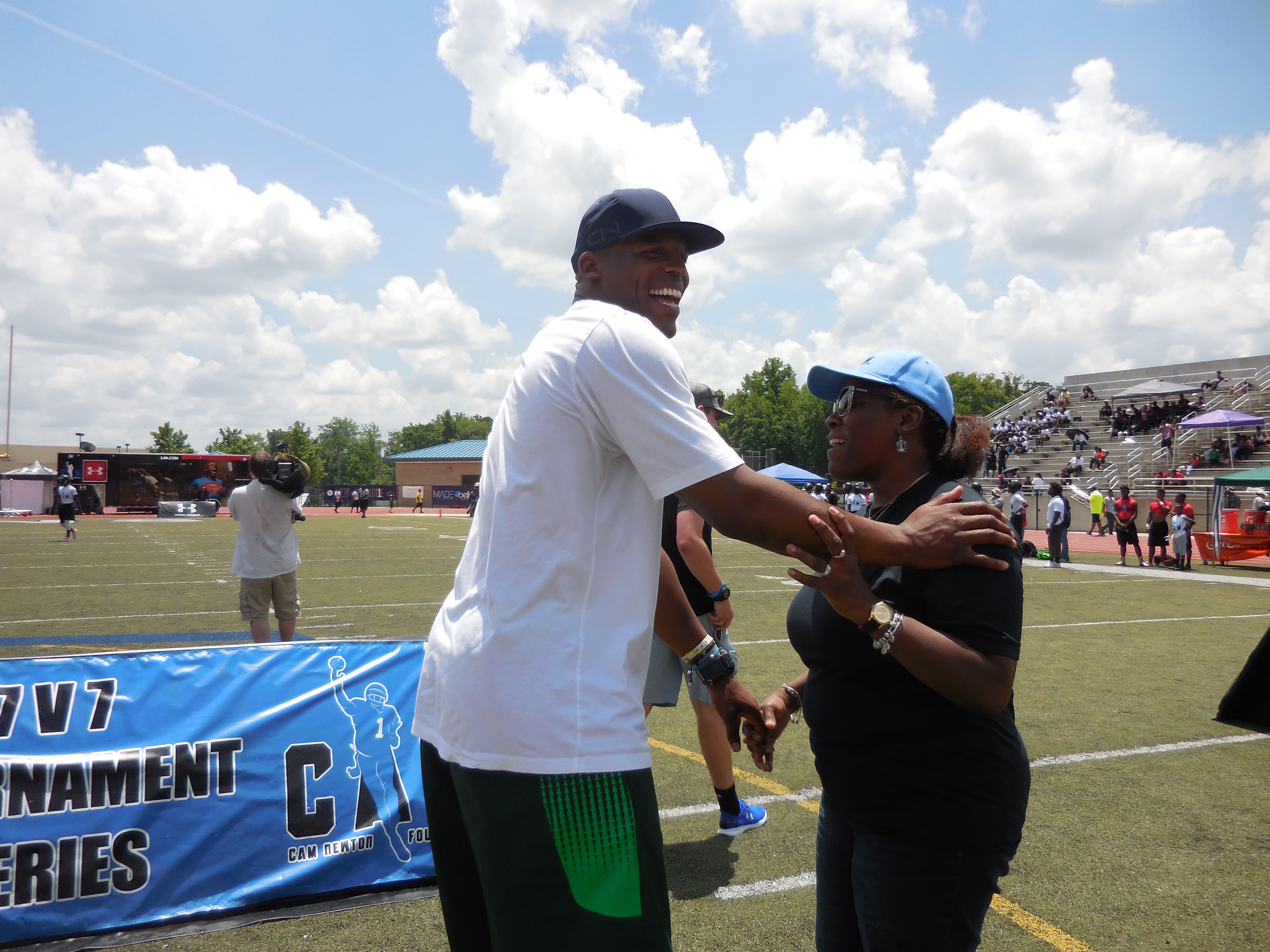 Carolina Panthers Qb Cam Newton Is A New Dad