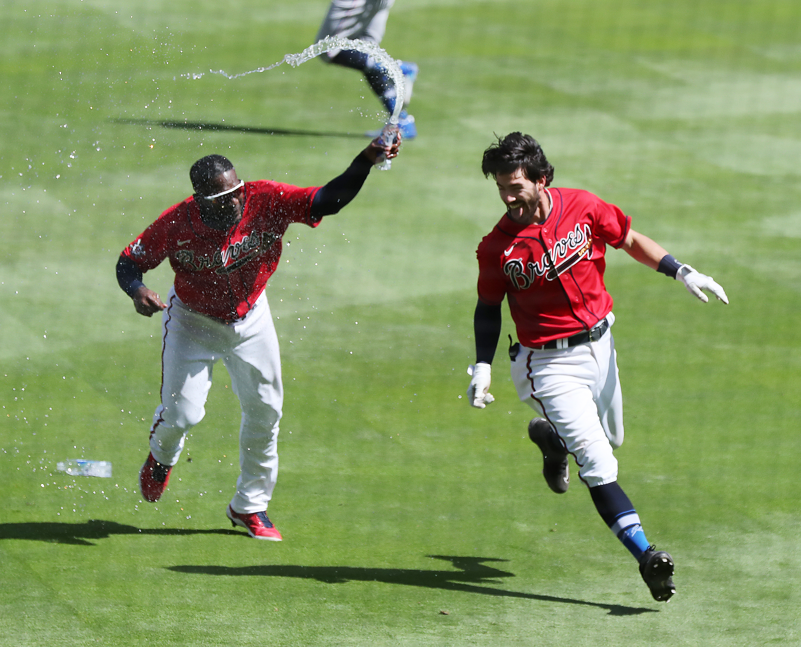 Braves beat Marlins on a walk-off walk