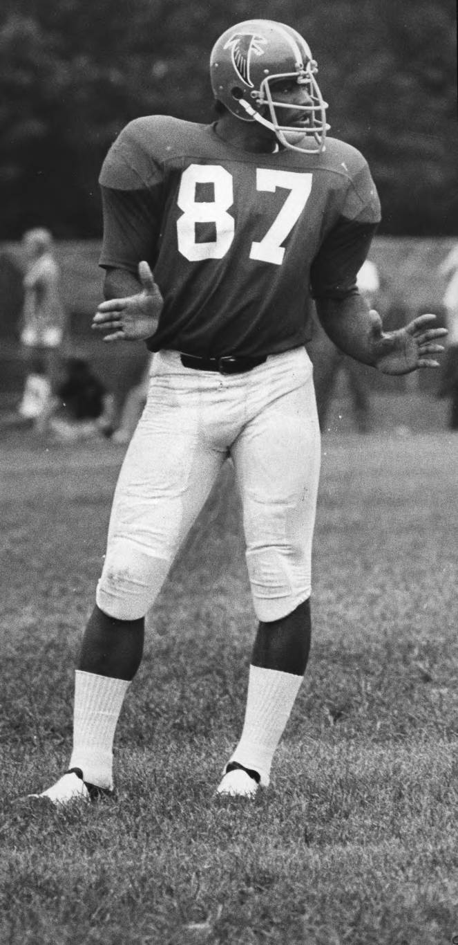 NFL Pro-Bowler Claude Humphrey dies at 77