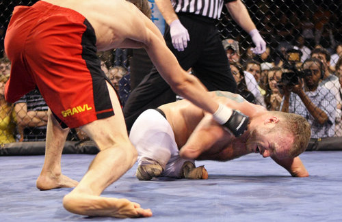 Kyle Maynard : combat homme tronc MMA