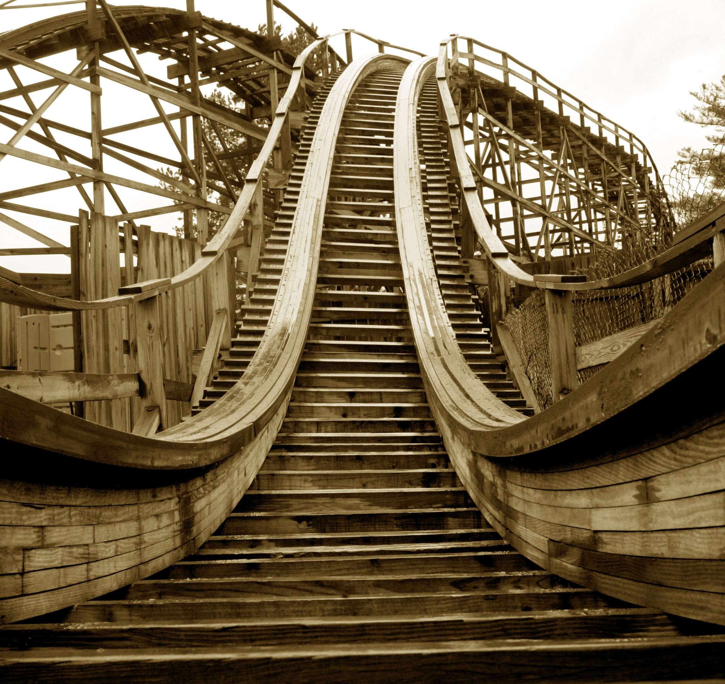 See eerie drone footage of abandoned Ohio amusement park