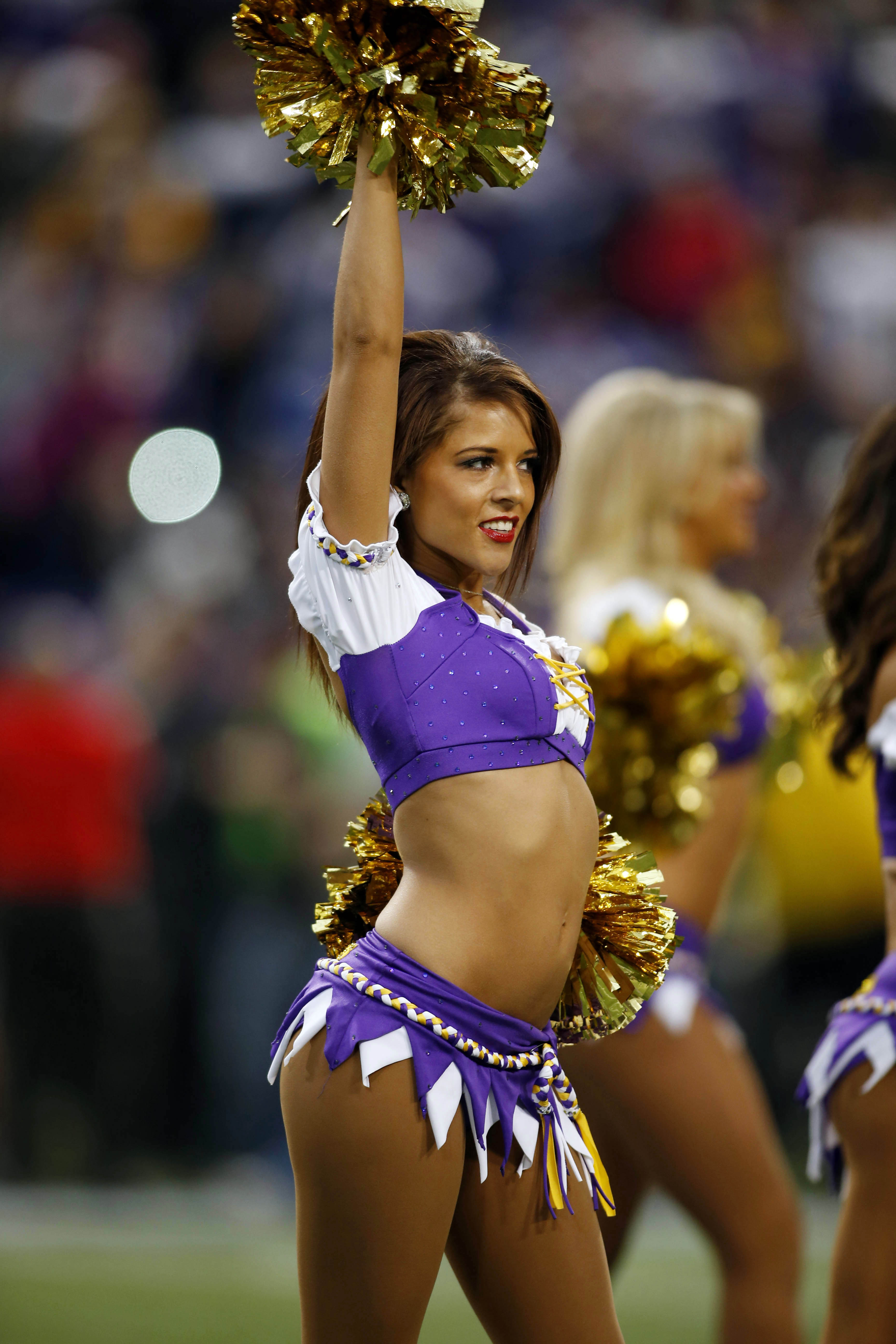 Minnesota Vikings Cheerleader's New Summer Uniform