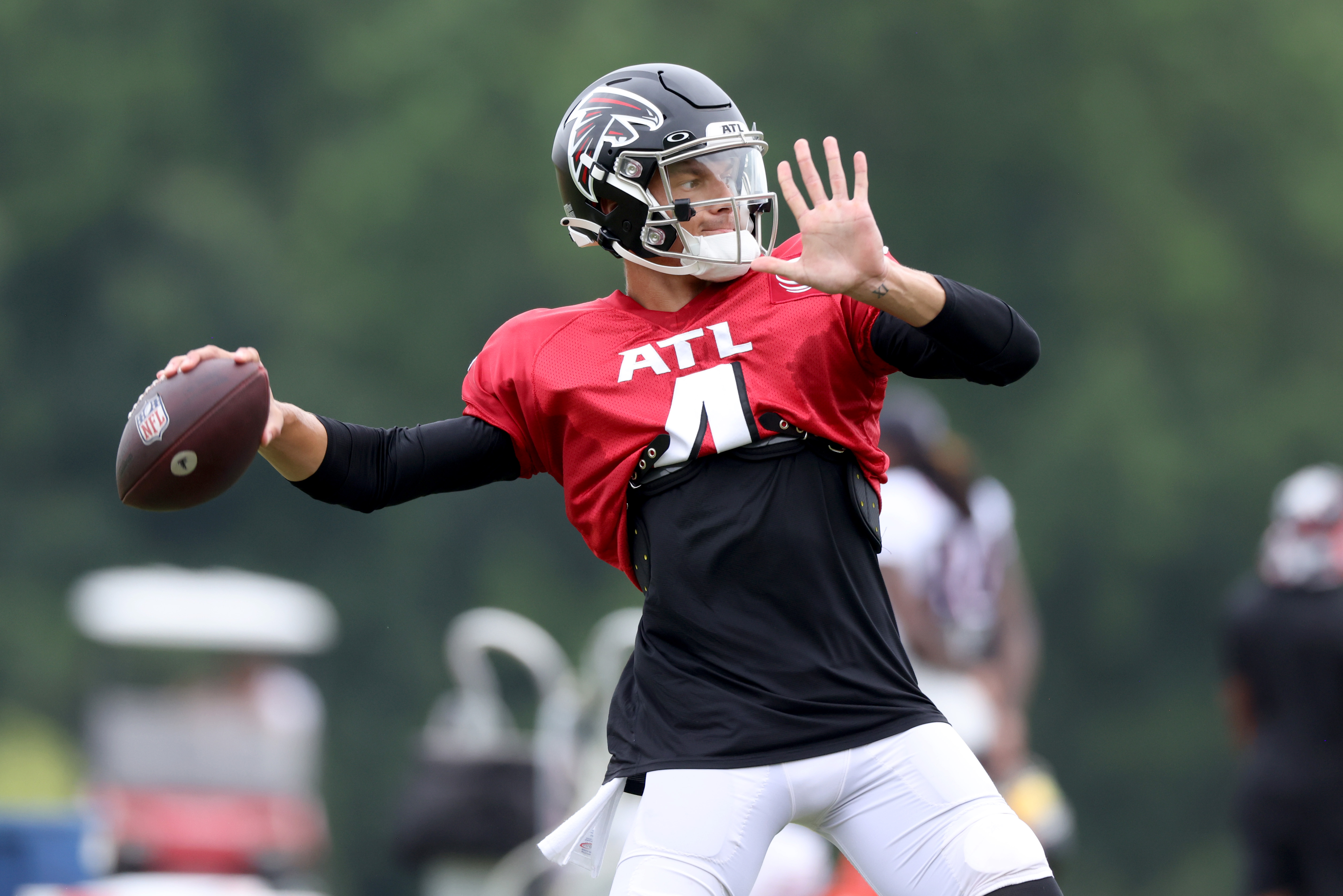 Falcons QB Marcus Mariota wants to give TE Kyle Pitts 'more opportunities':  'I've been a little too safe'