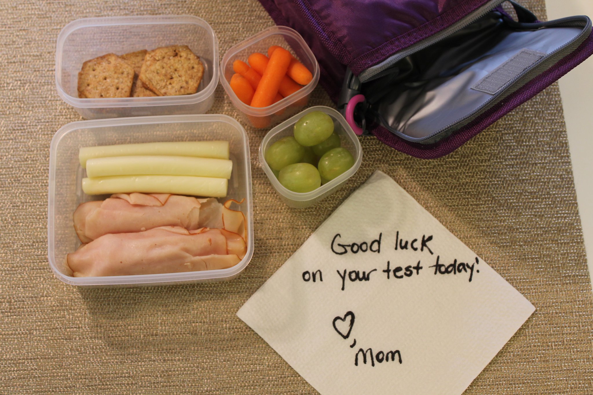 How to pack a healthy kids' lunch box