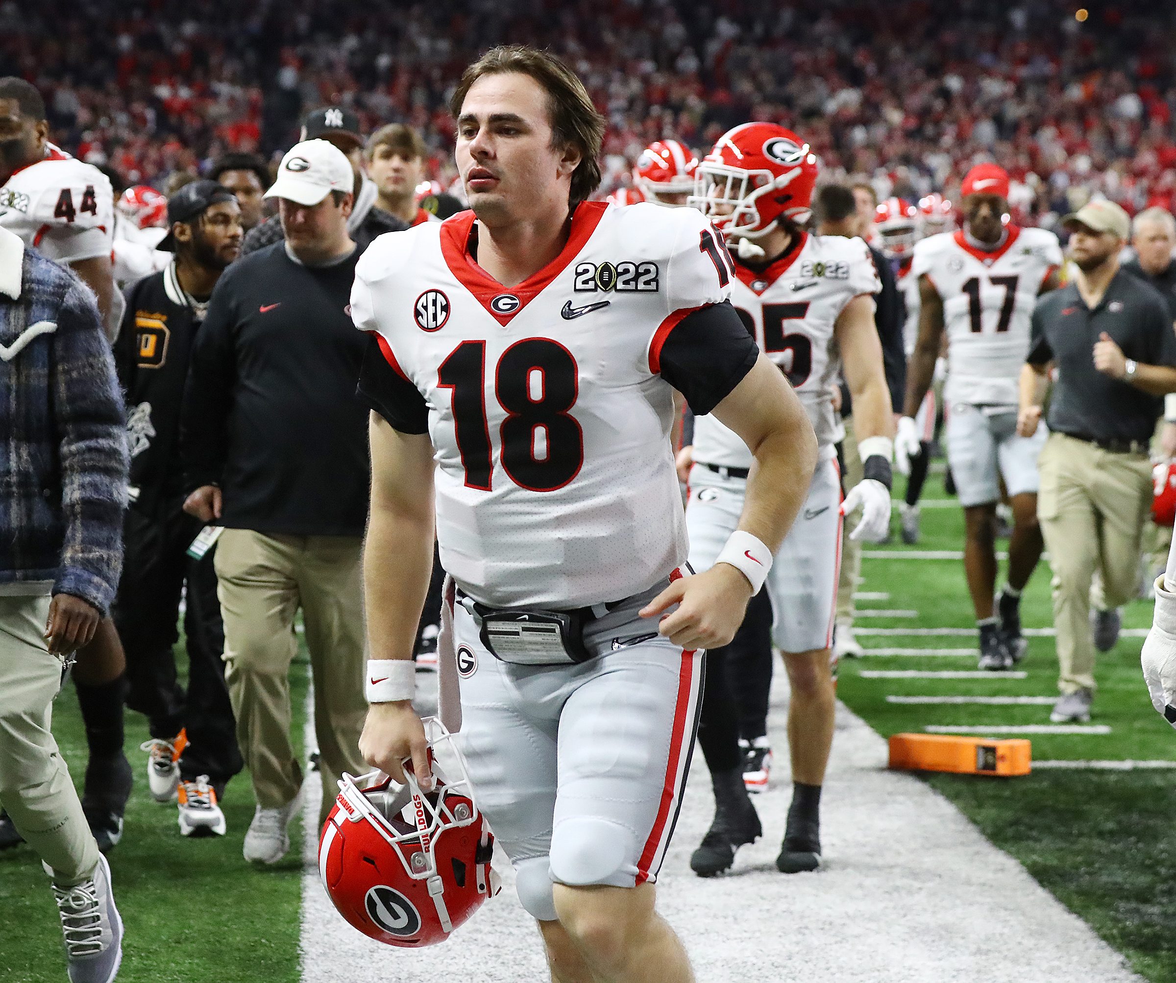 Georgia quarterback J.T. Daniels entering transfer portal, Stetson Bennett  announces he's staying with Bulldogs