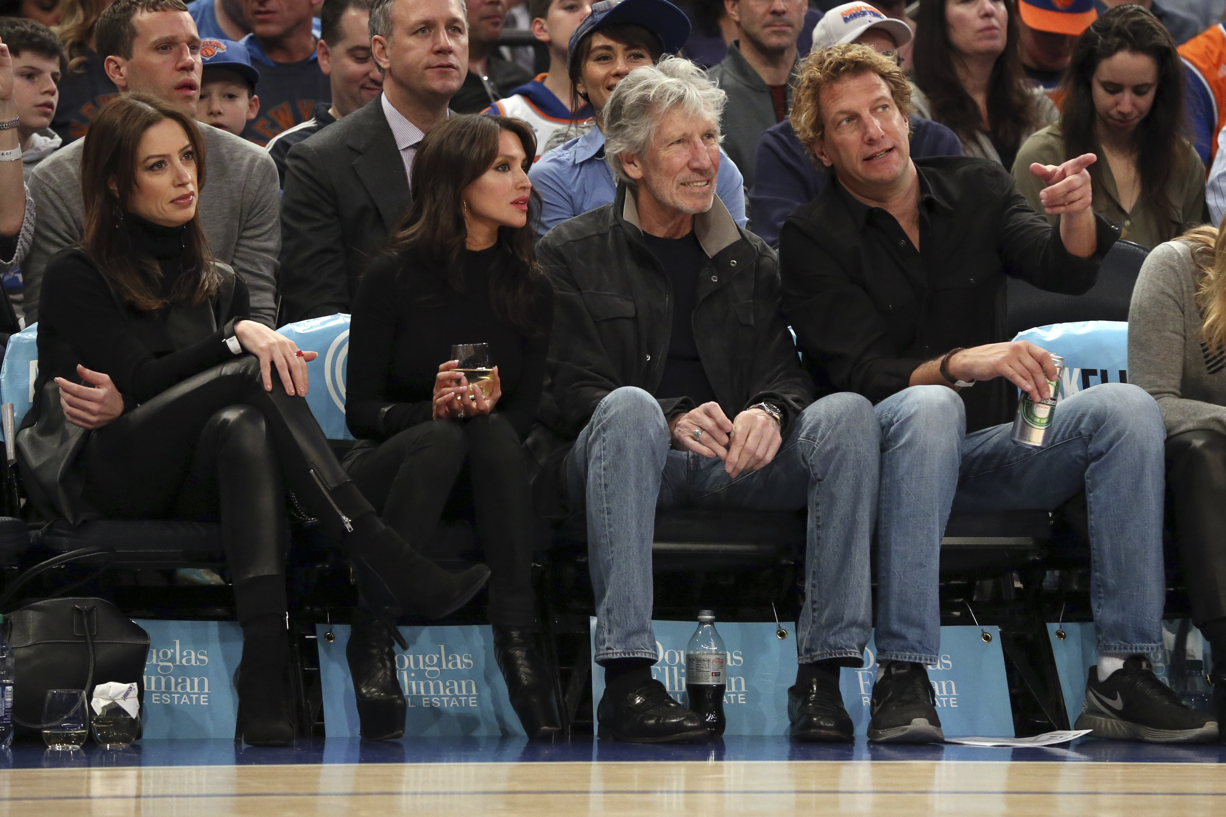 49,589 Celebrities At Nba Games Stock Photos, High-Res Pictures