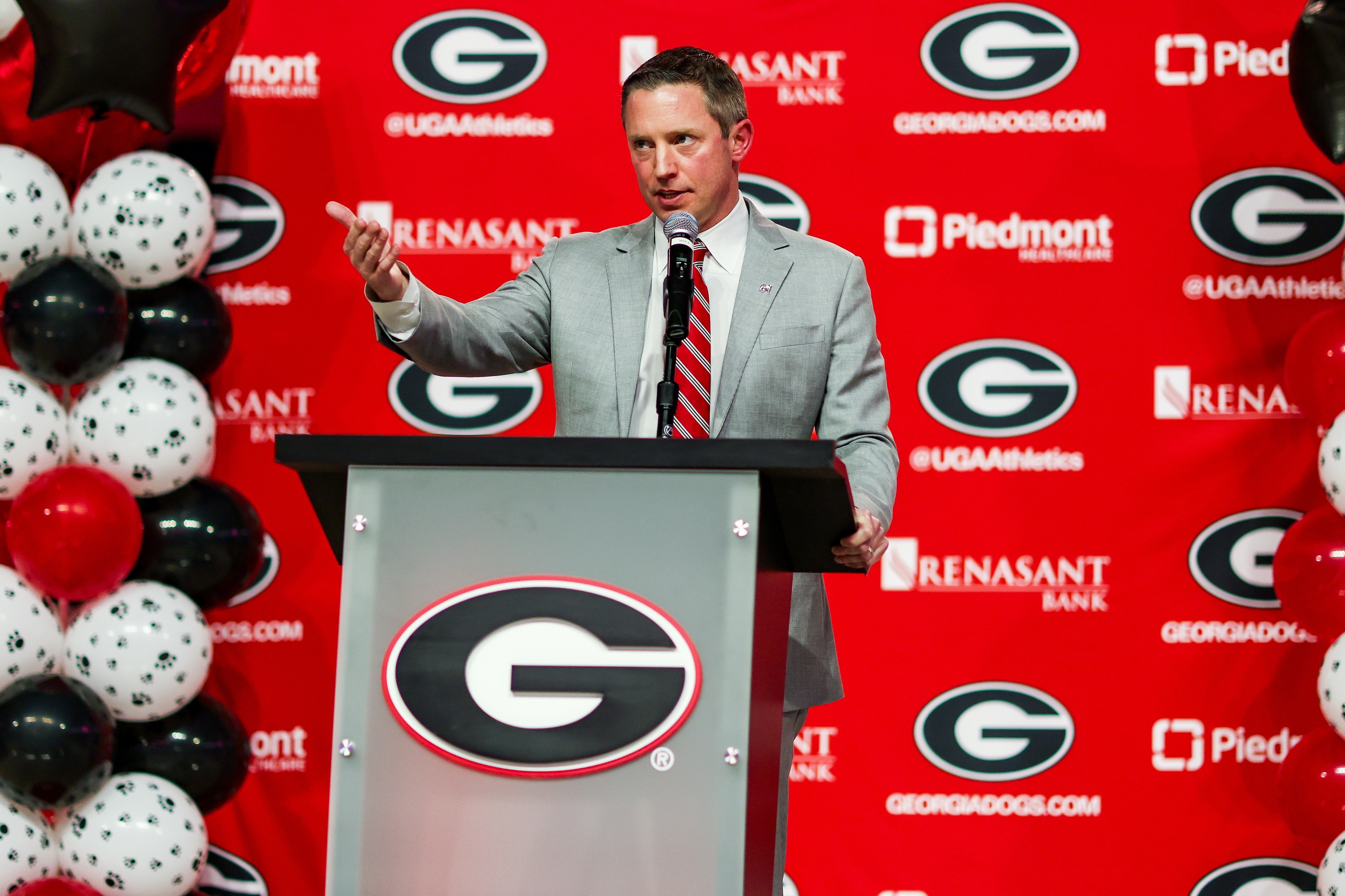 Mike White jumps at opportunity to become UGA's basketball coach