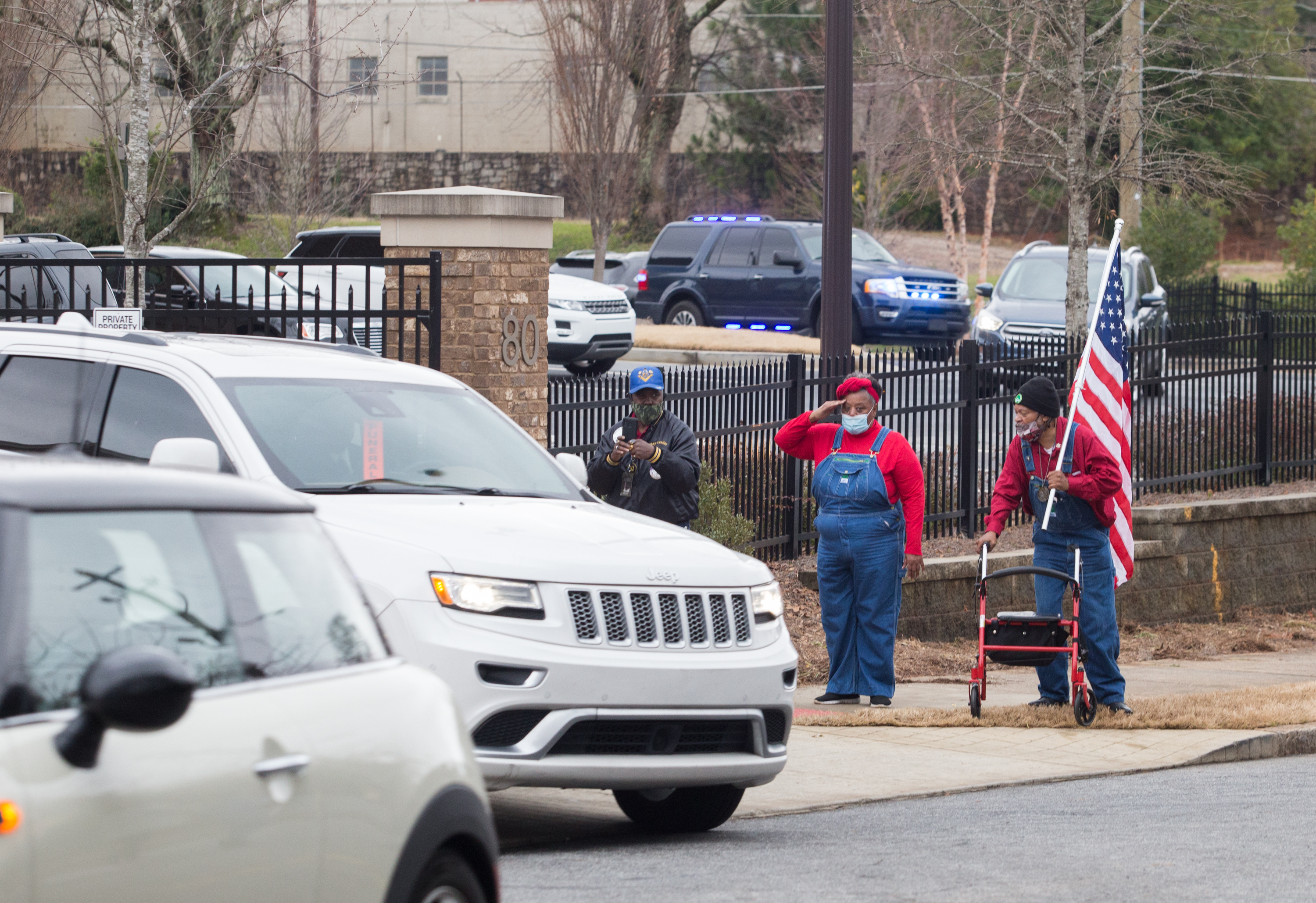 Hank Aaron hearse stops at homerun marker to South View Cemetery