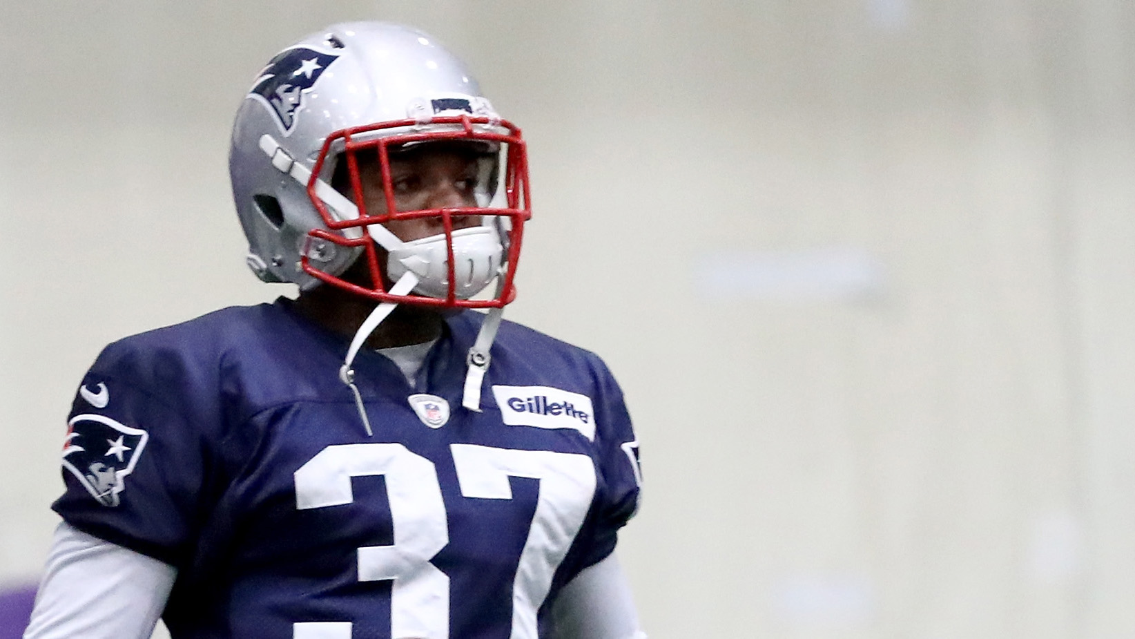 Patriots trade Jordan Richards to Falcons