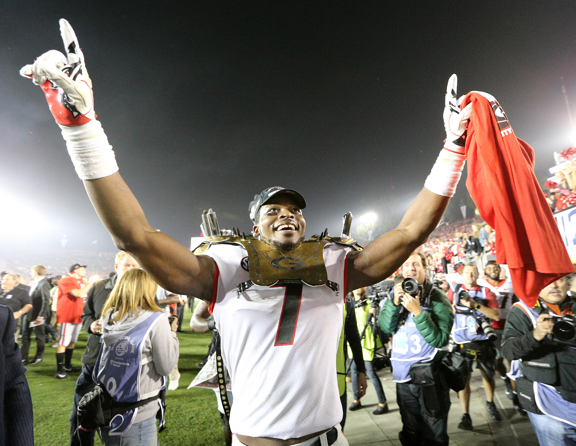 Lorenzo Carter to ink new deal with Atlanta Falcons