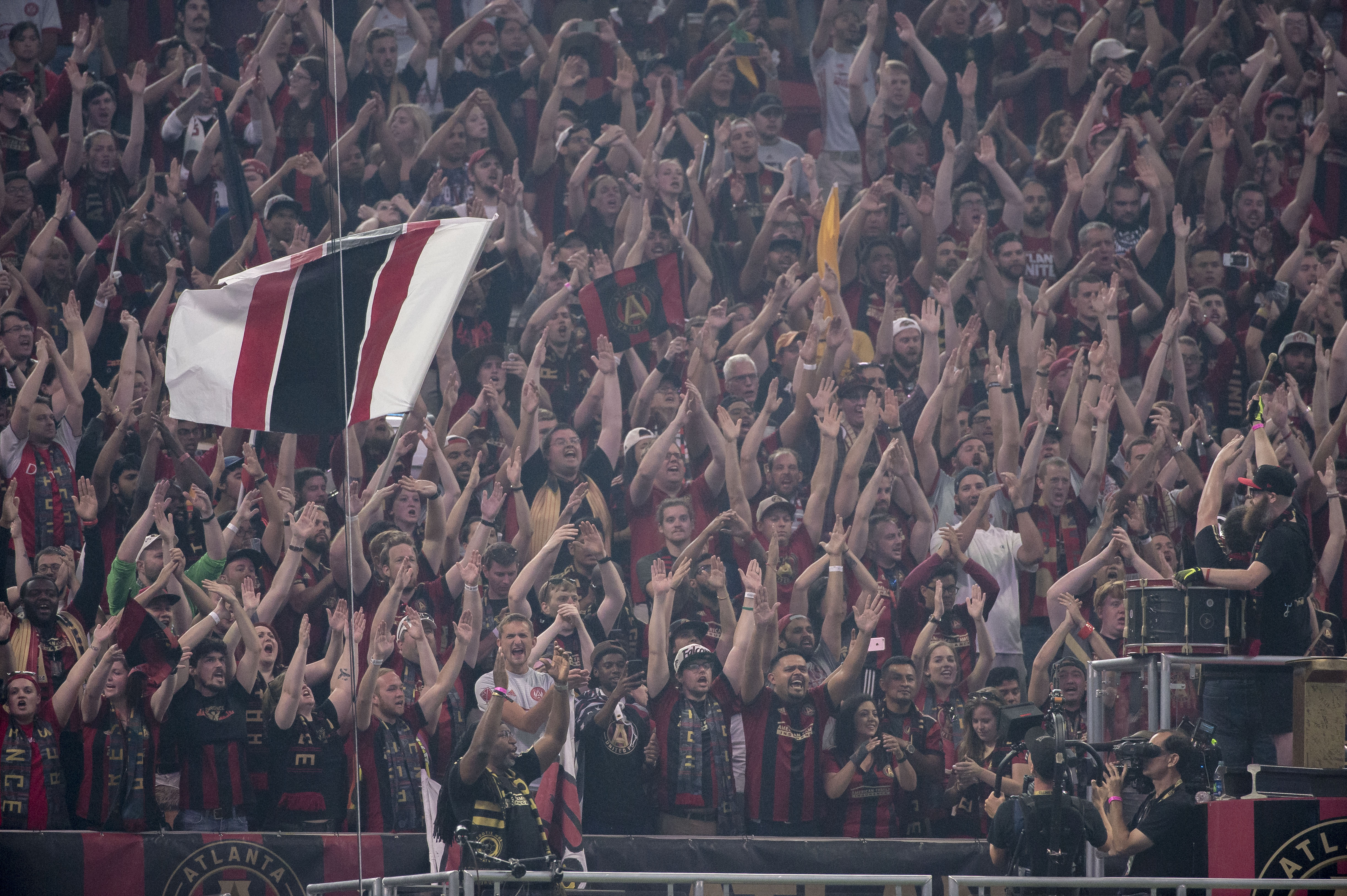 On the Pitch: Atlanta United Embraces Crowd at Mercedes-Benz