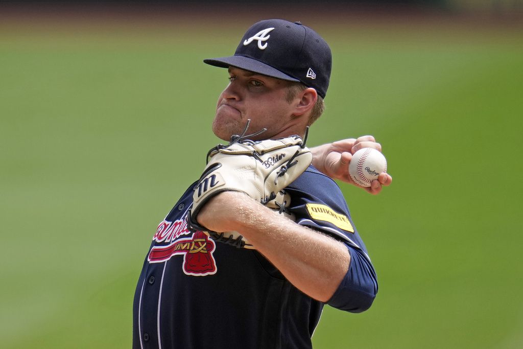 Chipper Jones rescues ex-teammate Freddie Freeman in Atlanta snowstorm  (kind of)