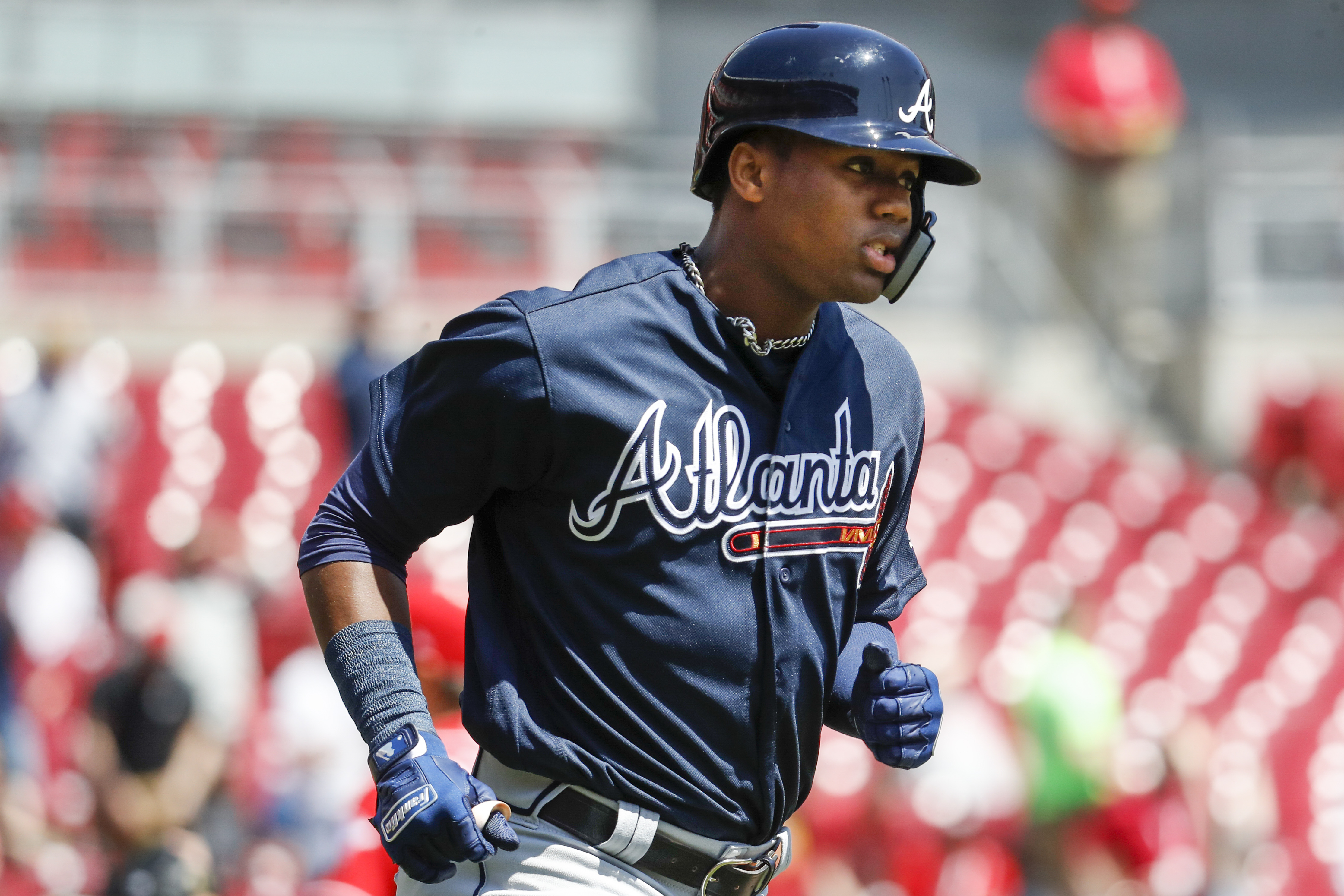 Acuña becomes first 40-70 player as Braves beat Cubs 6-5 in 10