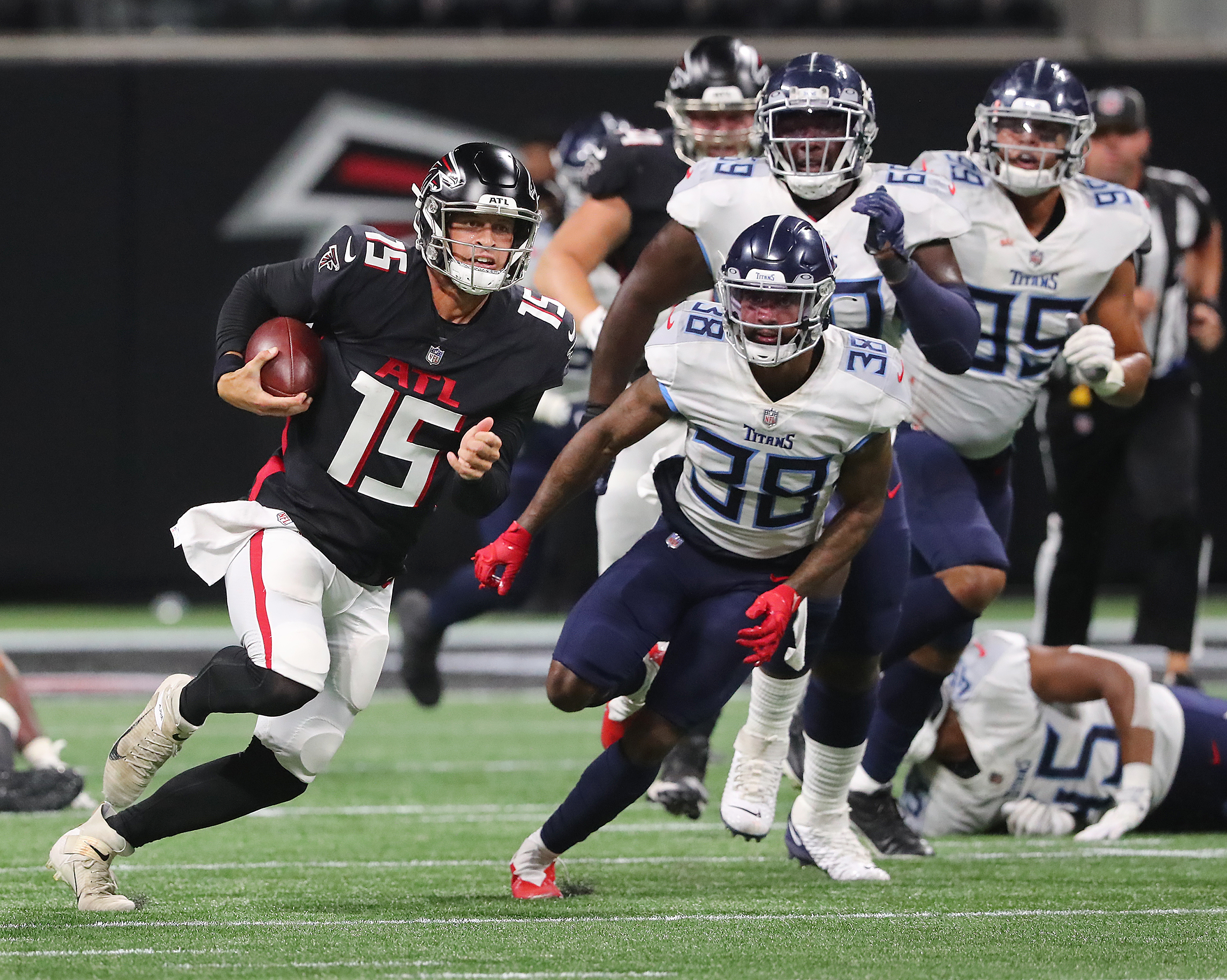 Atlanta Falcons become NFL's first team to be fully vaccinated