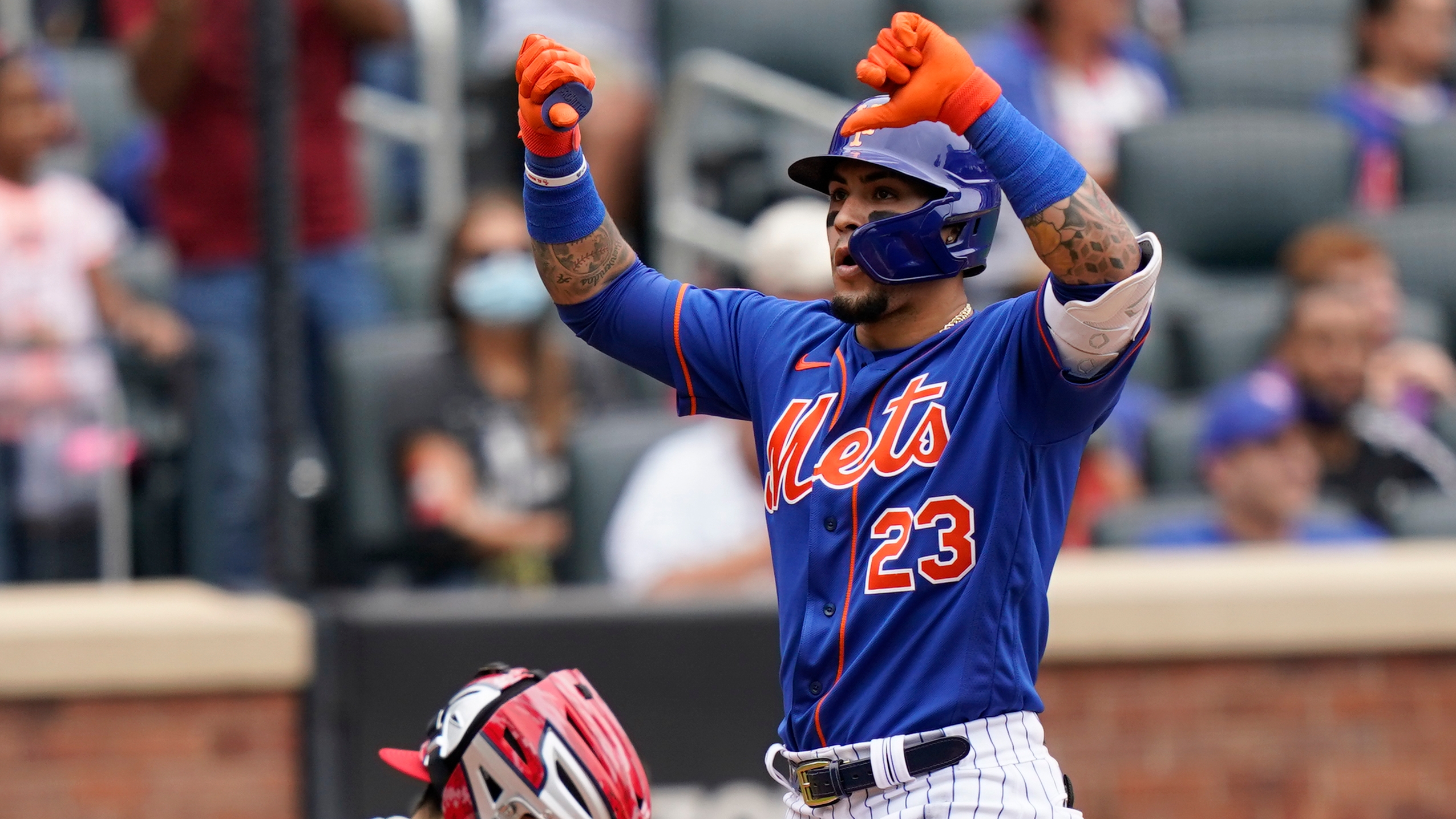 Mets players give endearing thumbs down gesture to fans - Page 4 