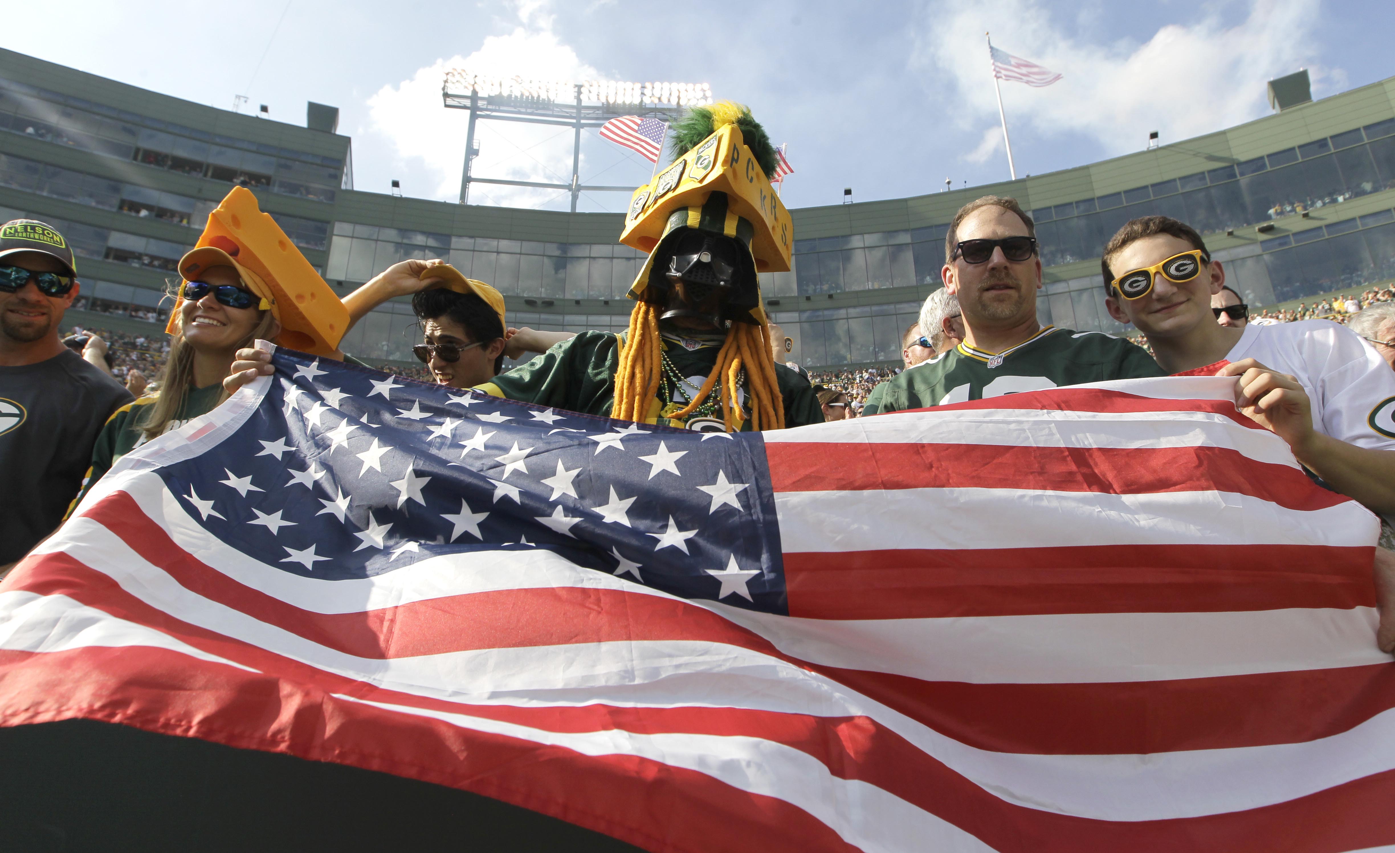 Players Link Arms Before 'Thursday Night Football' Anthem