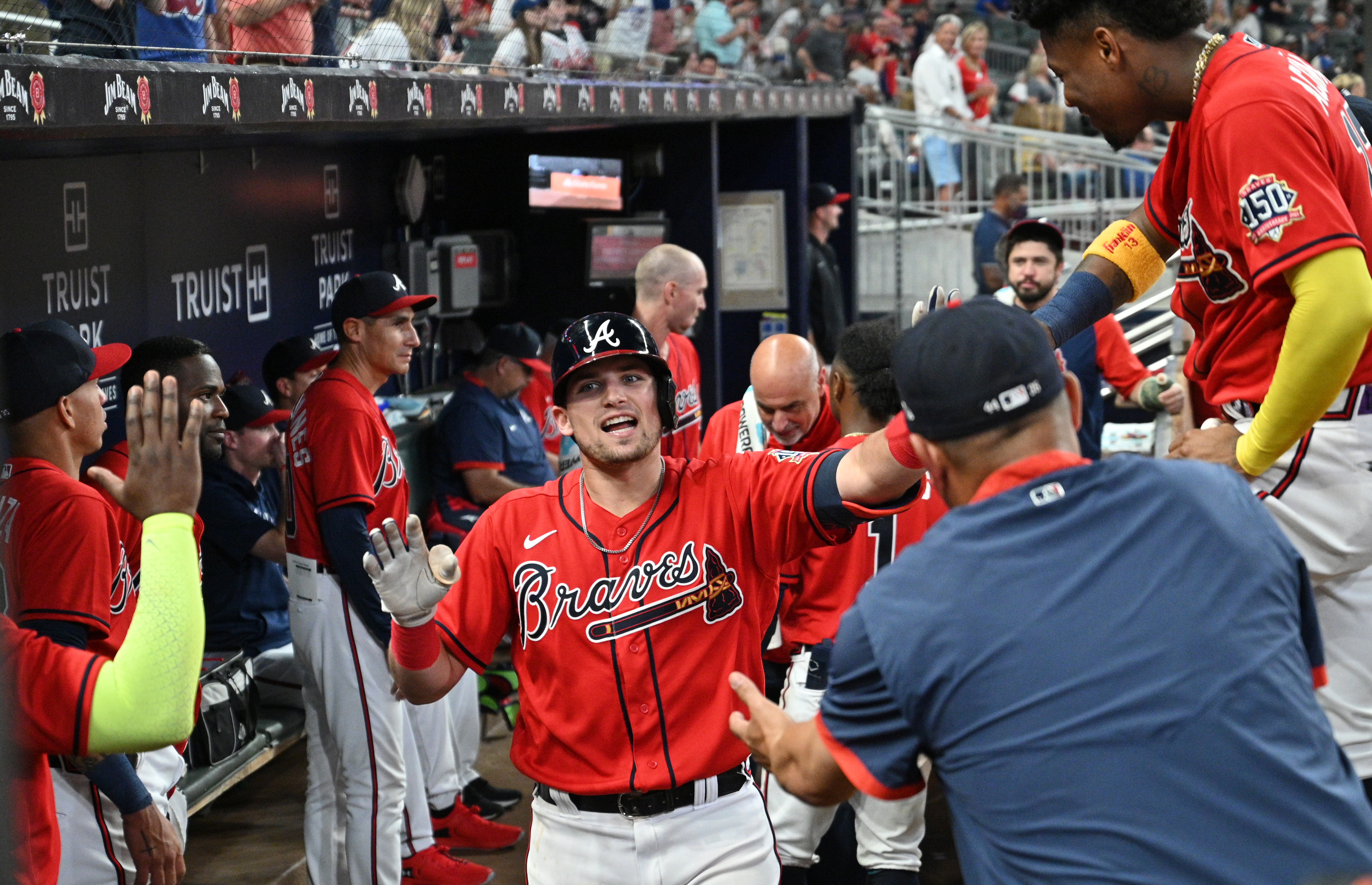 Braves make MLB history with home run fest in 20-1 win over Pirates 