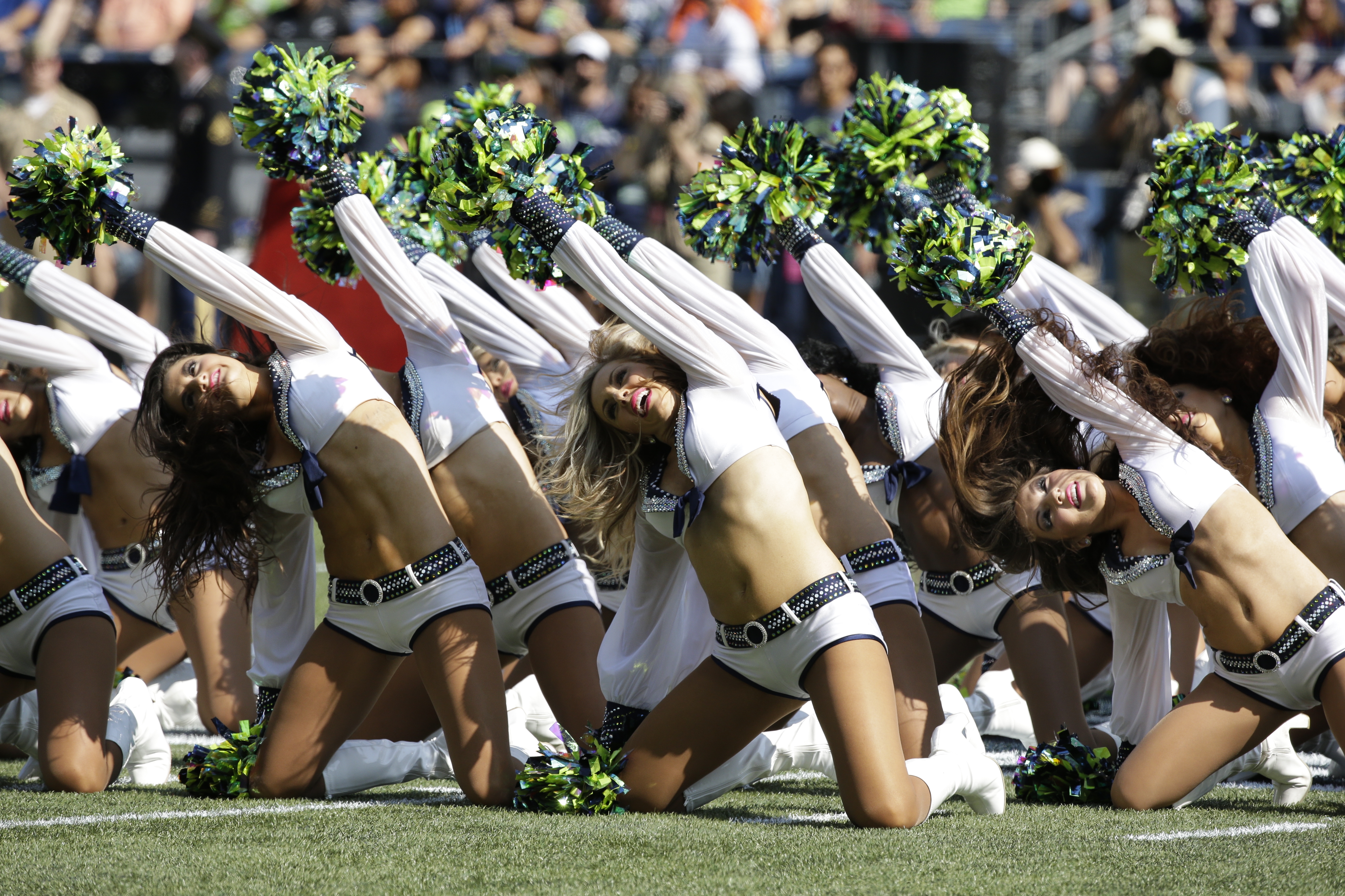 PHOTOS: Cheerleaders, Week 3 vs. Bears