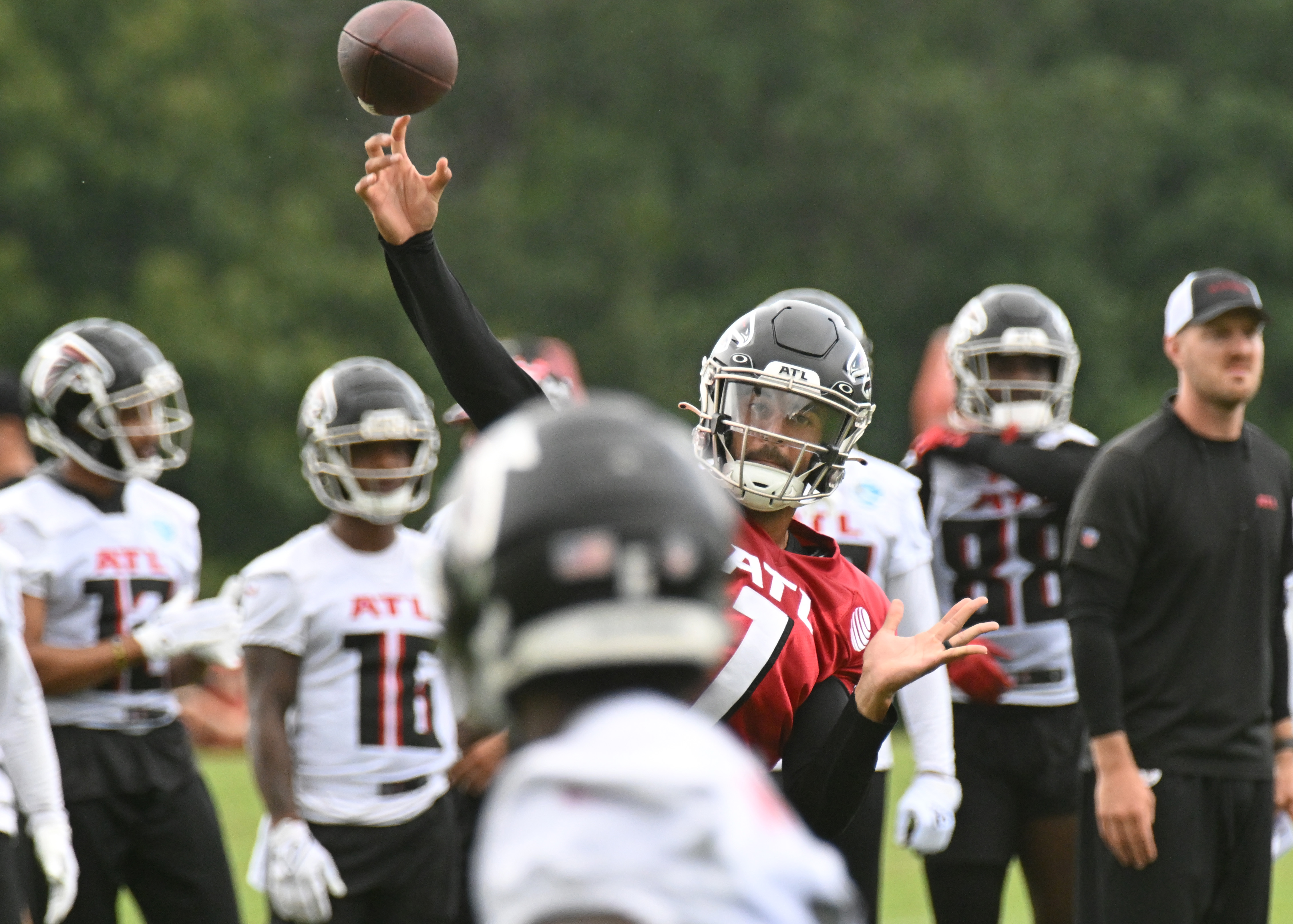 Former Oregon QB Marcus Mariota Signs with the NFL Falcons - On3