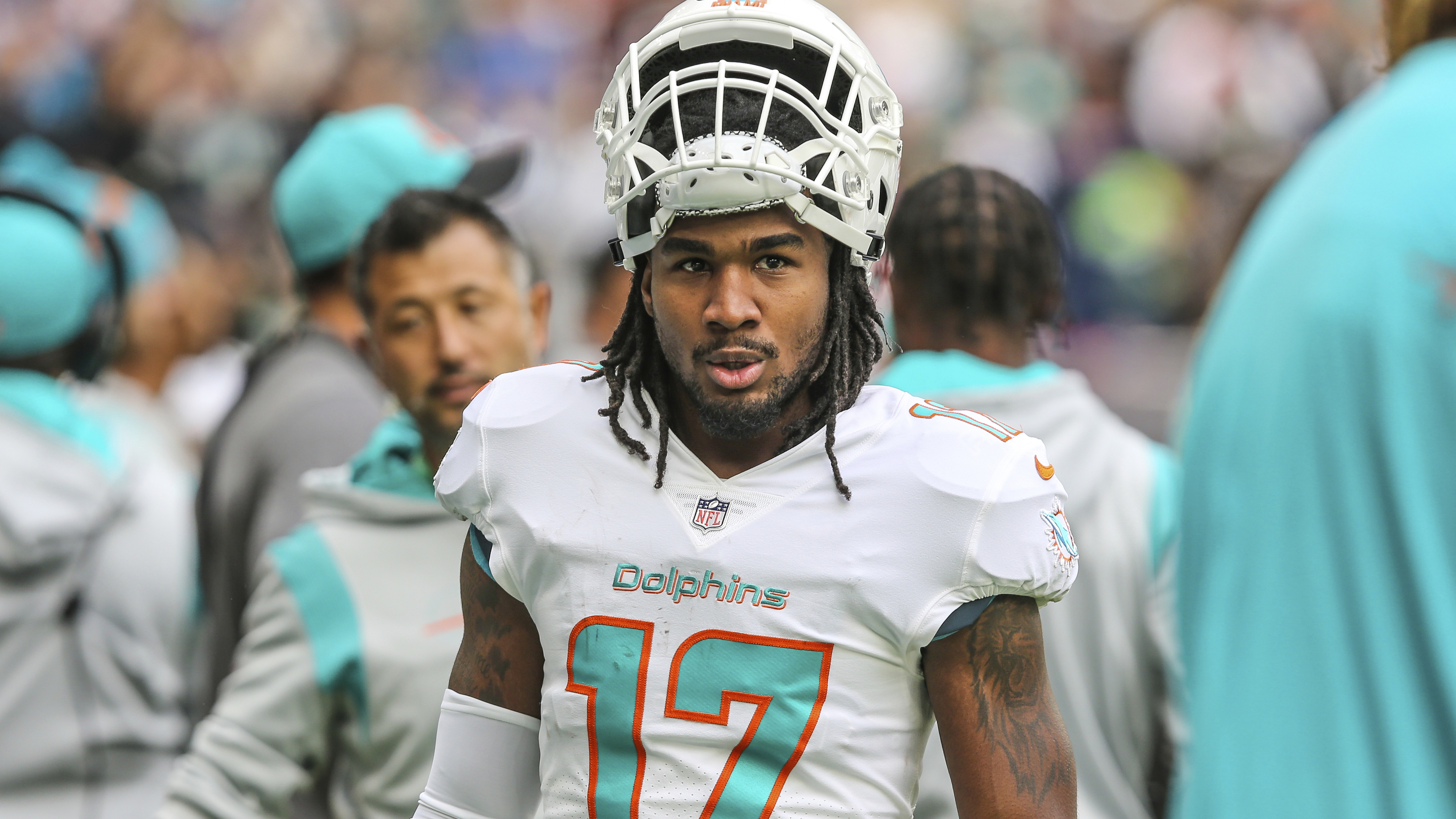 WATCH  Miami Dolphins rookie WR Jaylen Waddle puts a move on