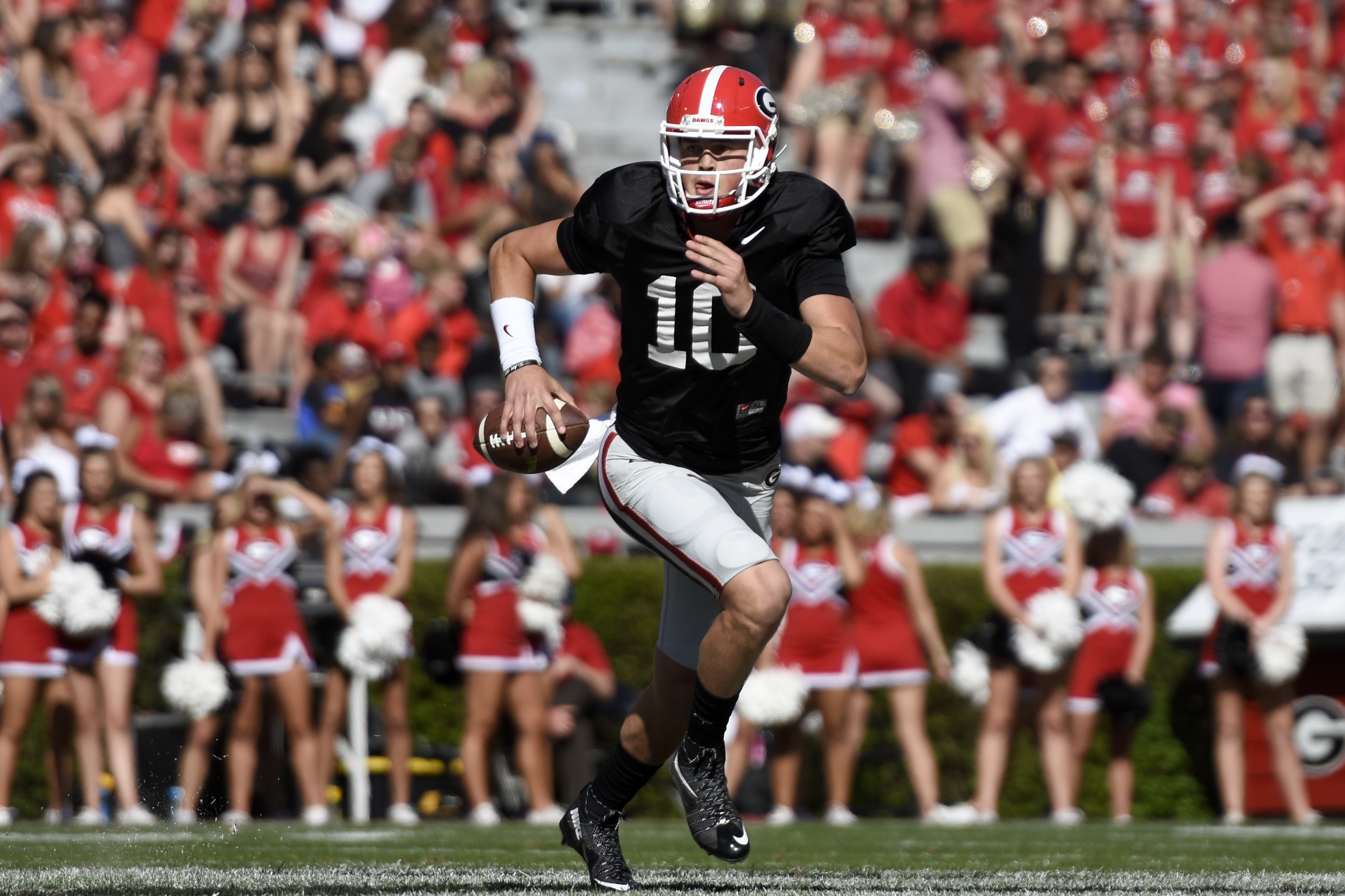 Jacob Eason wins Gatorade National Football Player of the Year, recommits  to Georgia