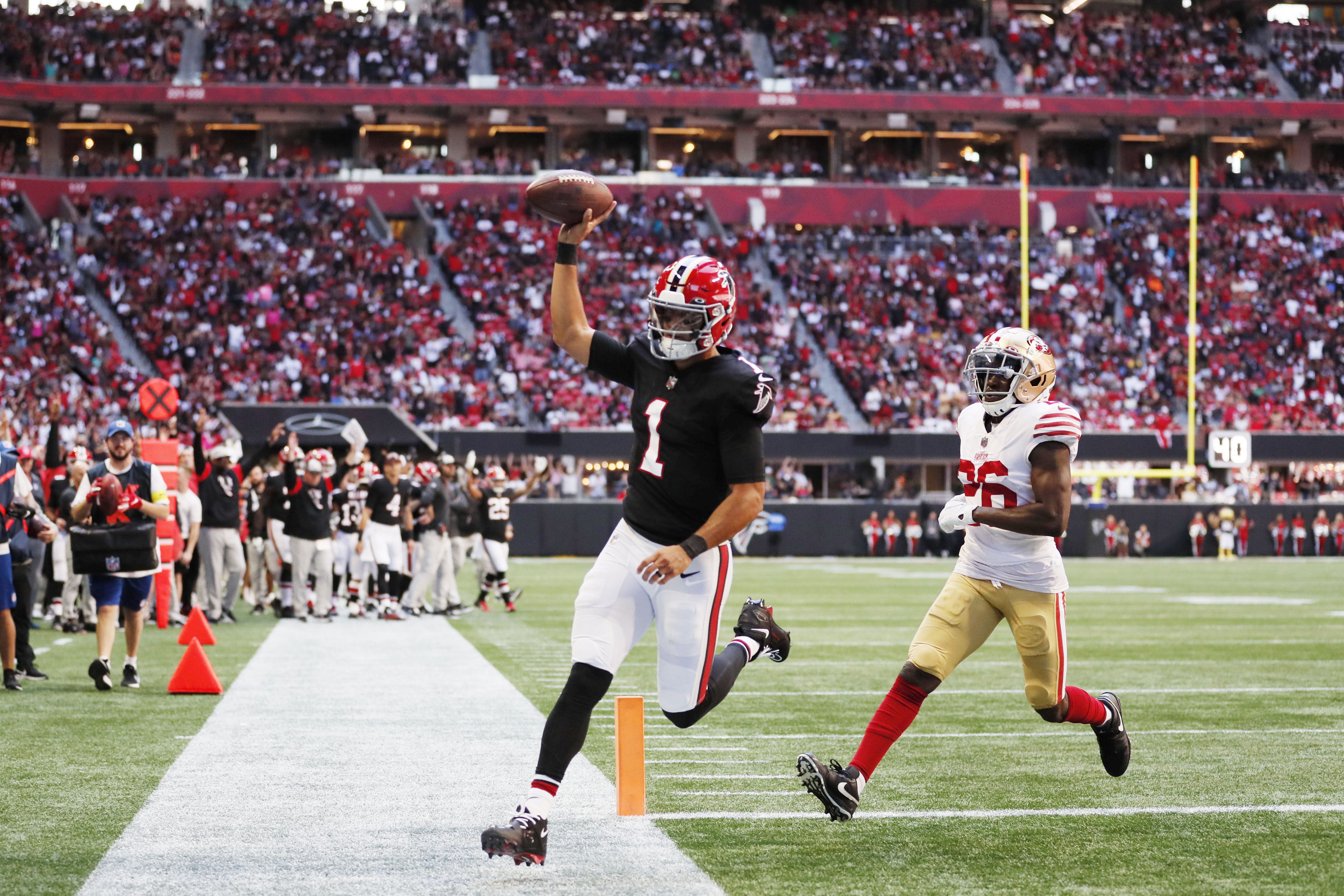 Watch: Marcus Mariota scores his first touchdown with the Atlanta