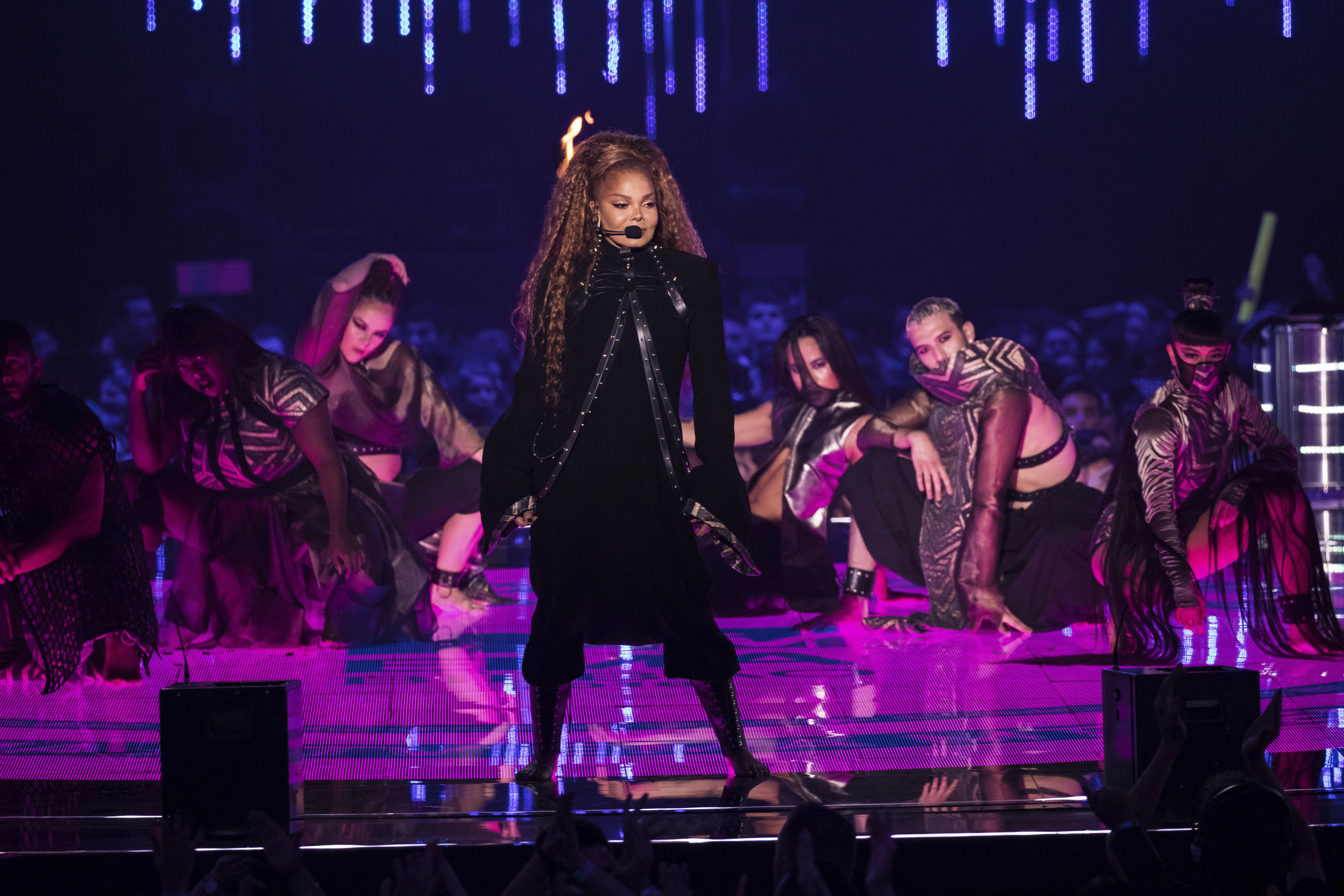 Janet Jackson is in full control, delivers regal experience at Atlanta stop