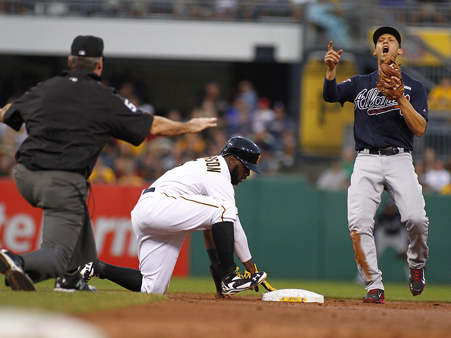 The Latest: Braves take 2-1 Series lead with Game 3 win – KGET 17