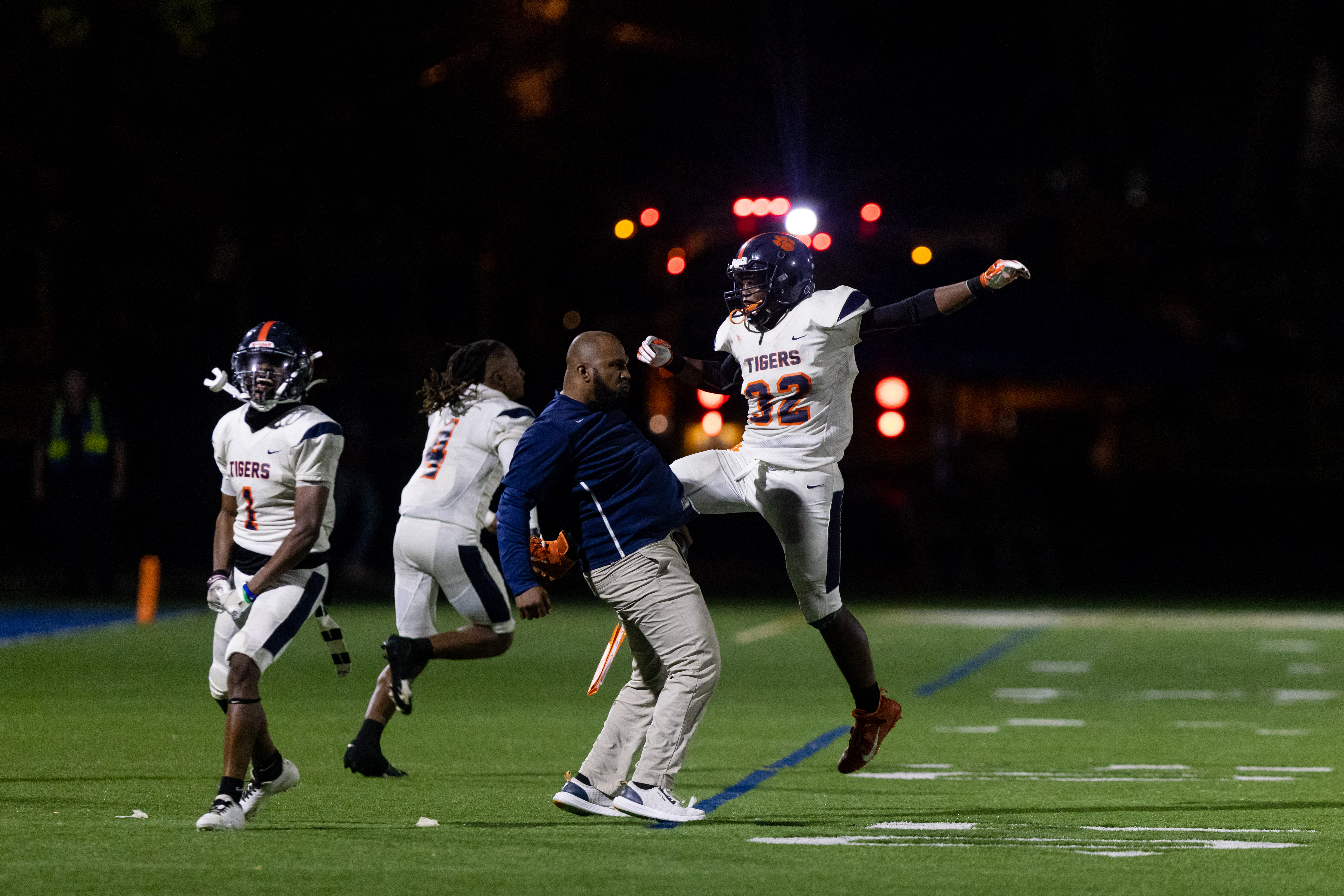 PHOTOS: Mill Creek wins first state football championship in historic rout  of Carrollton, Slideshows