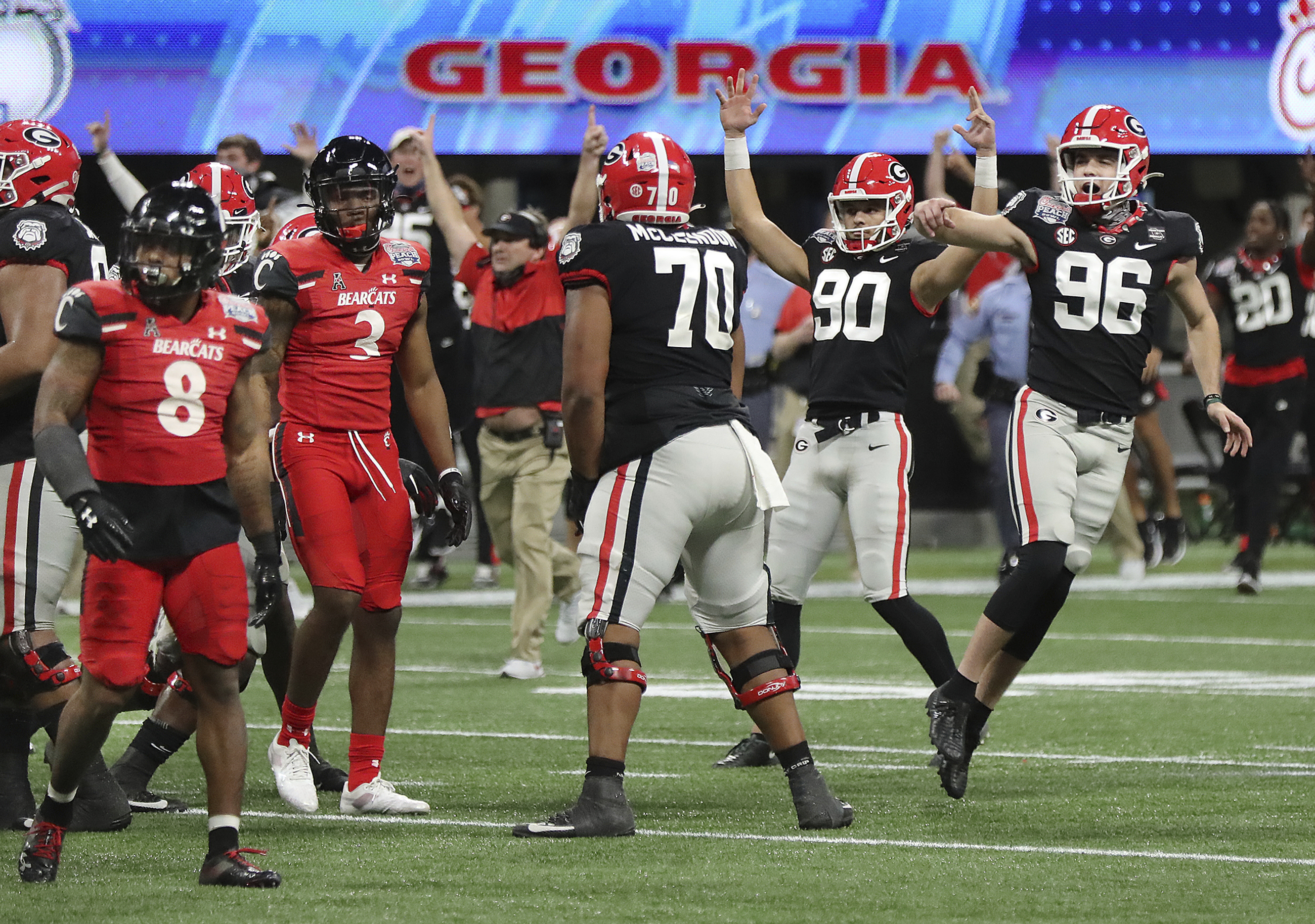 Analysis: Seeking help, Georgia's Scott Cochran could be back