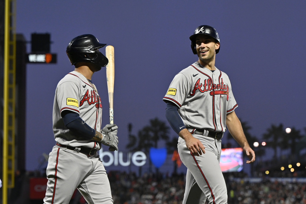 Chipper Jones belts three-run home run in ninth to lift the Altanta Braves  over the Philadelphia Phillies 