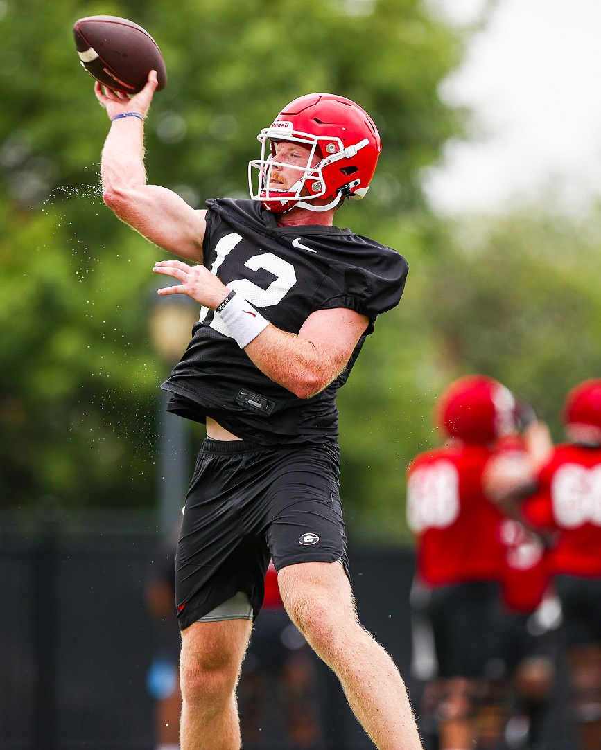 Nakobe Dean, Georgia 'No-Name Defense' captain, flying high above 2022 NFL  Draft snub