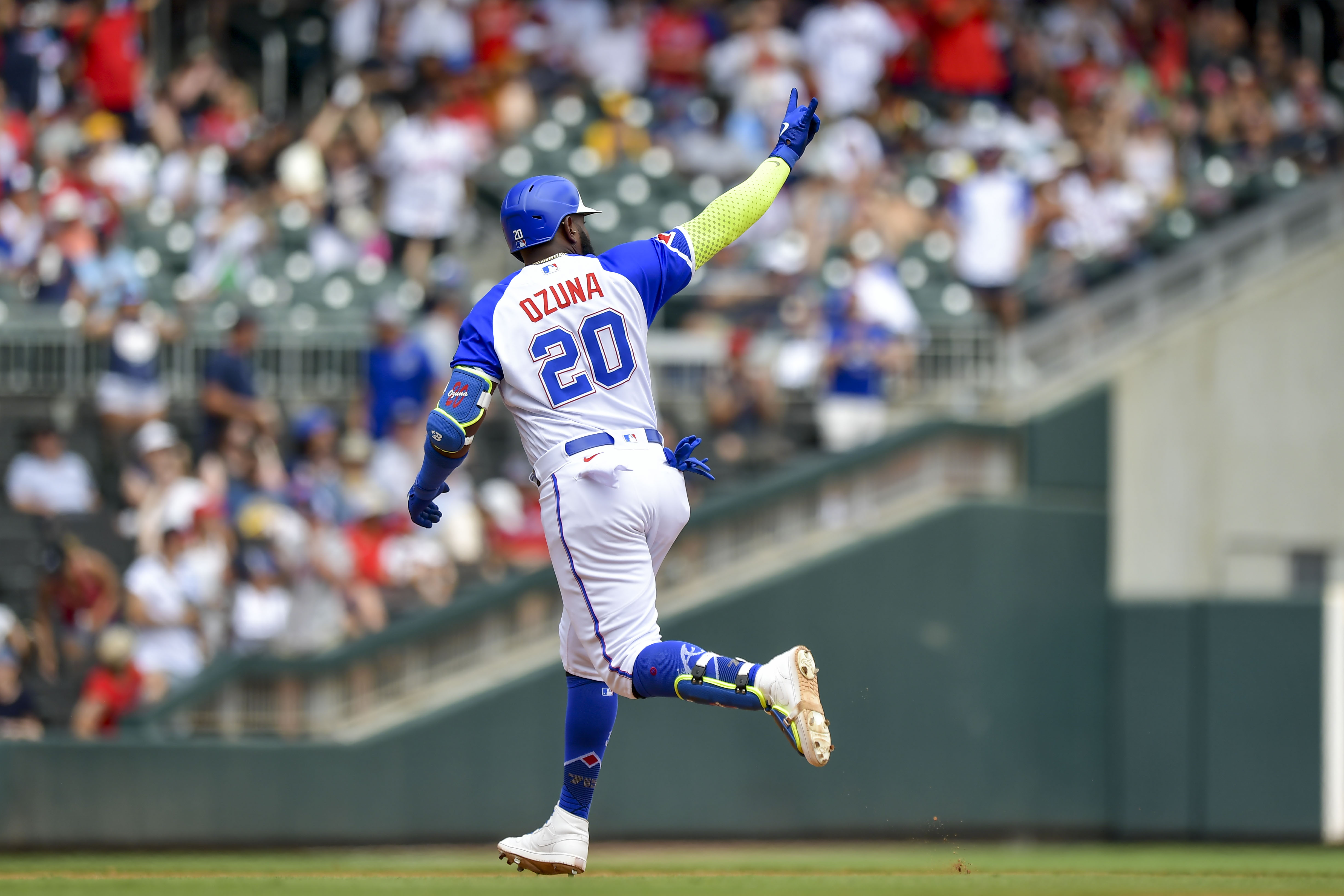 Atlanta Braves vs. Milwaukee Brewers, The Chop House., Sussman Imaging