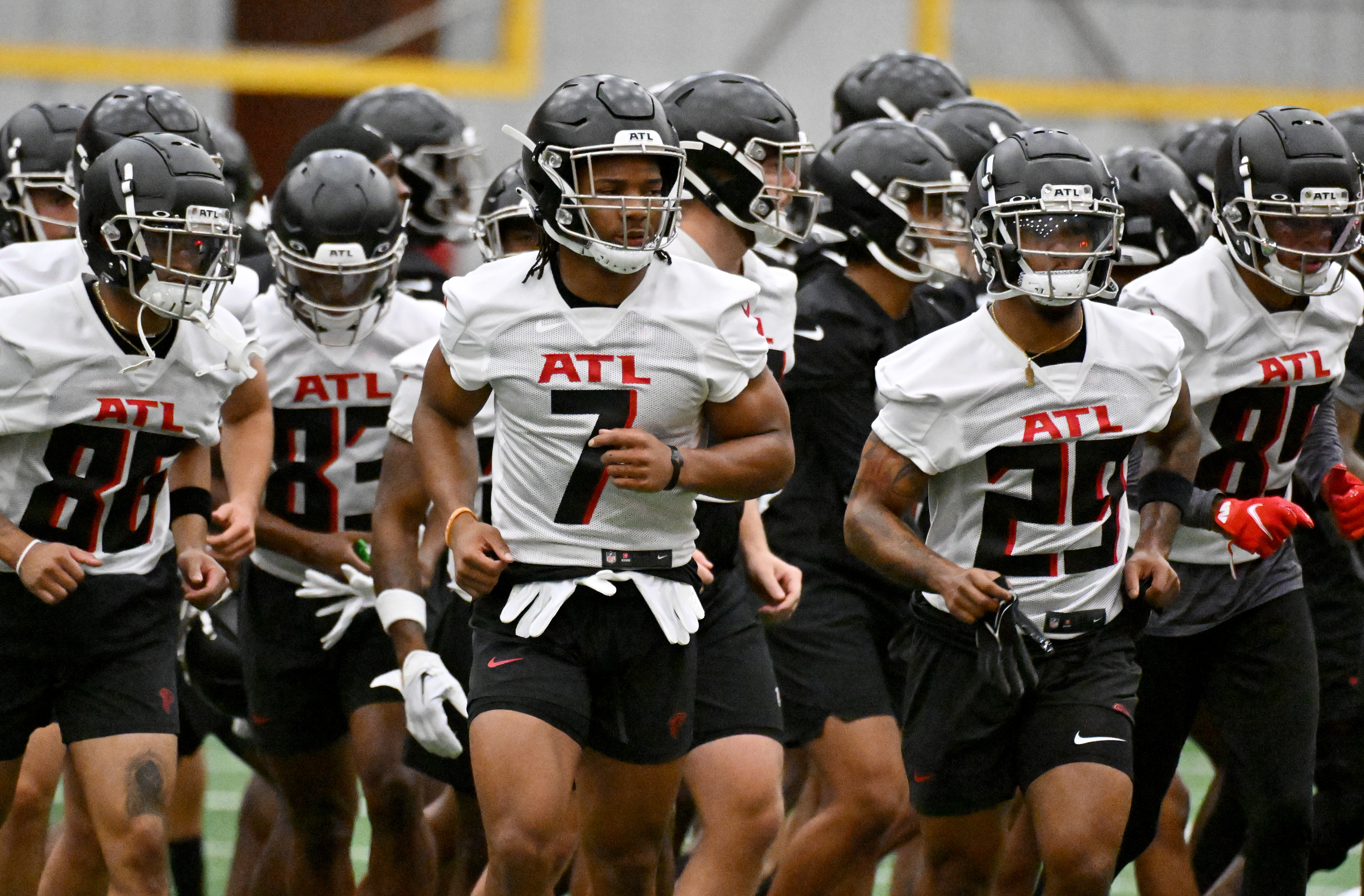 The Bow Tie Chronicles: Falcons look ahead to matchup with the Lions