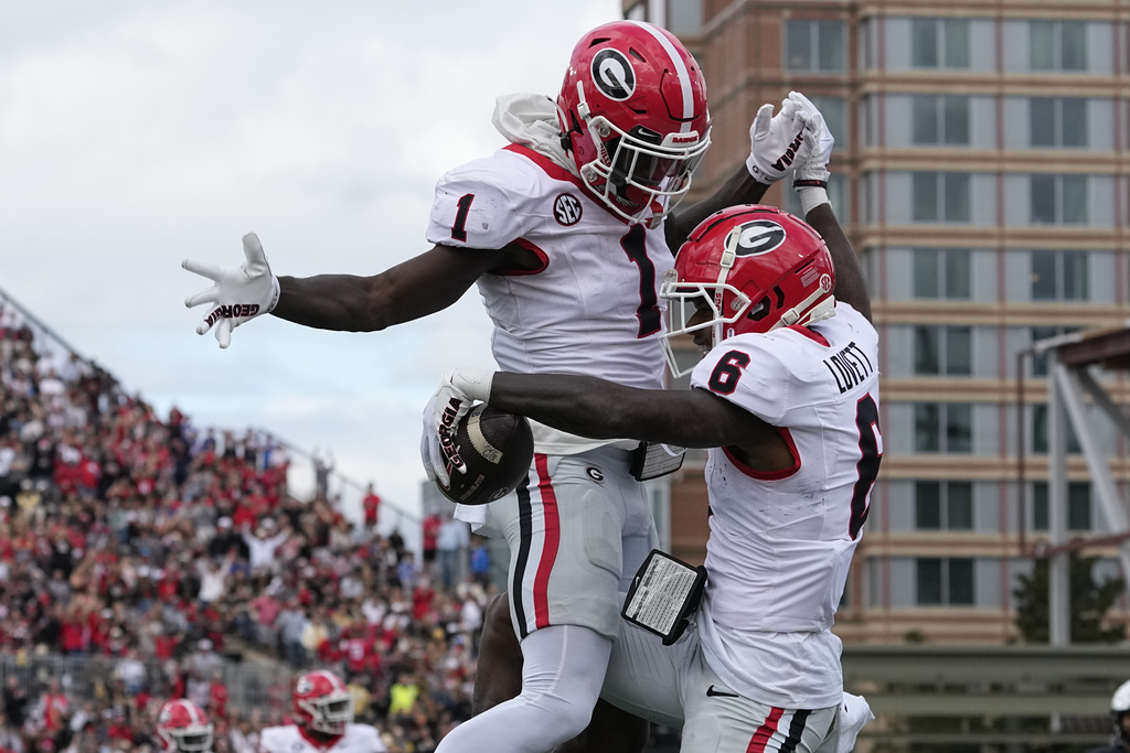 Georgia fans have mixed feelings on return of black jerseys, Georgia  Sports