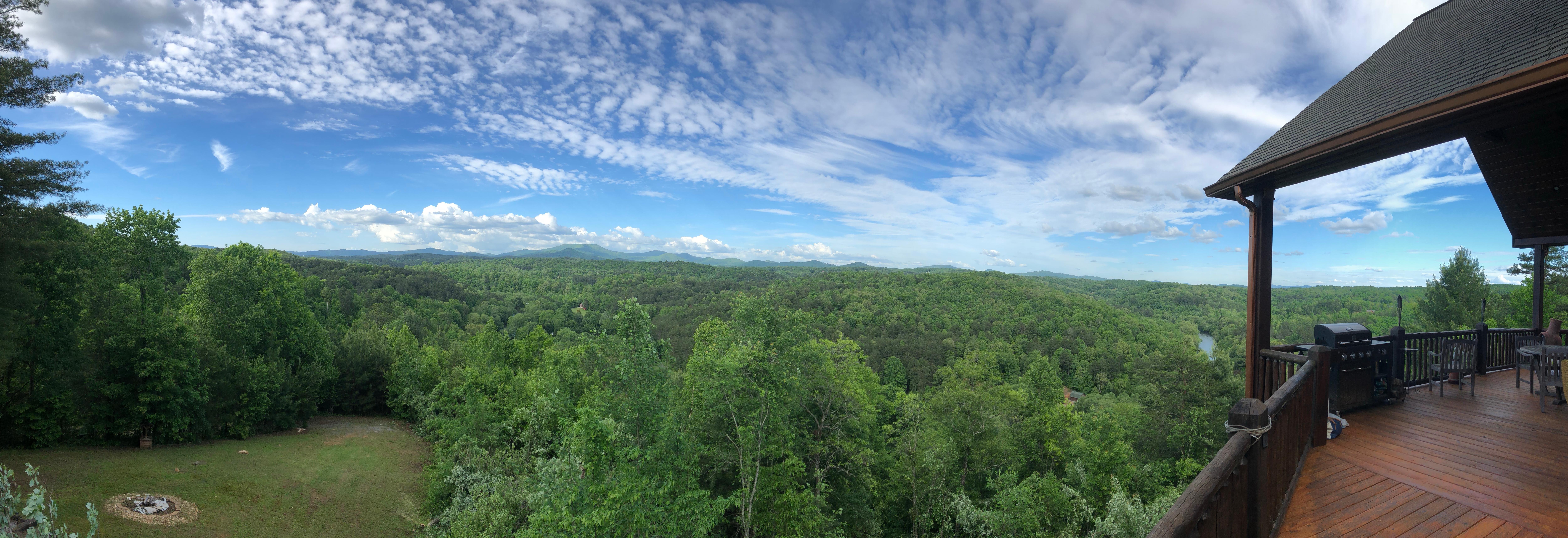 This beautiful Blue Ridge Airbnb might have the best views in Georgia picture