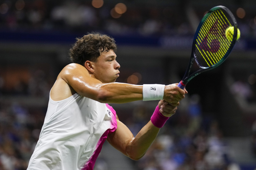 Ben Shelton vence duelo norte-americano rumo às meias-finais do US Open - US  Open - Jornal Record