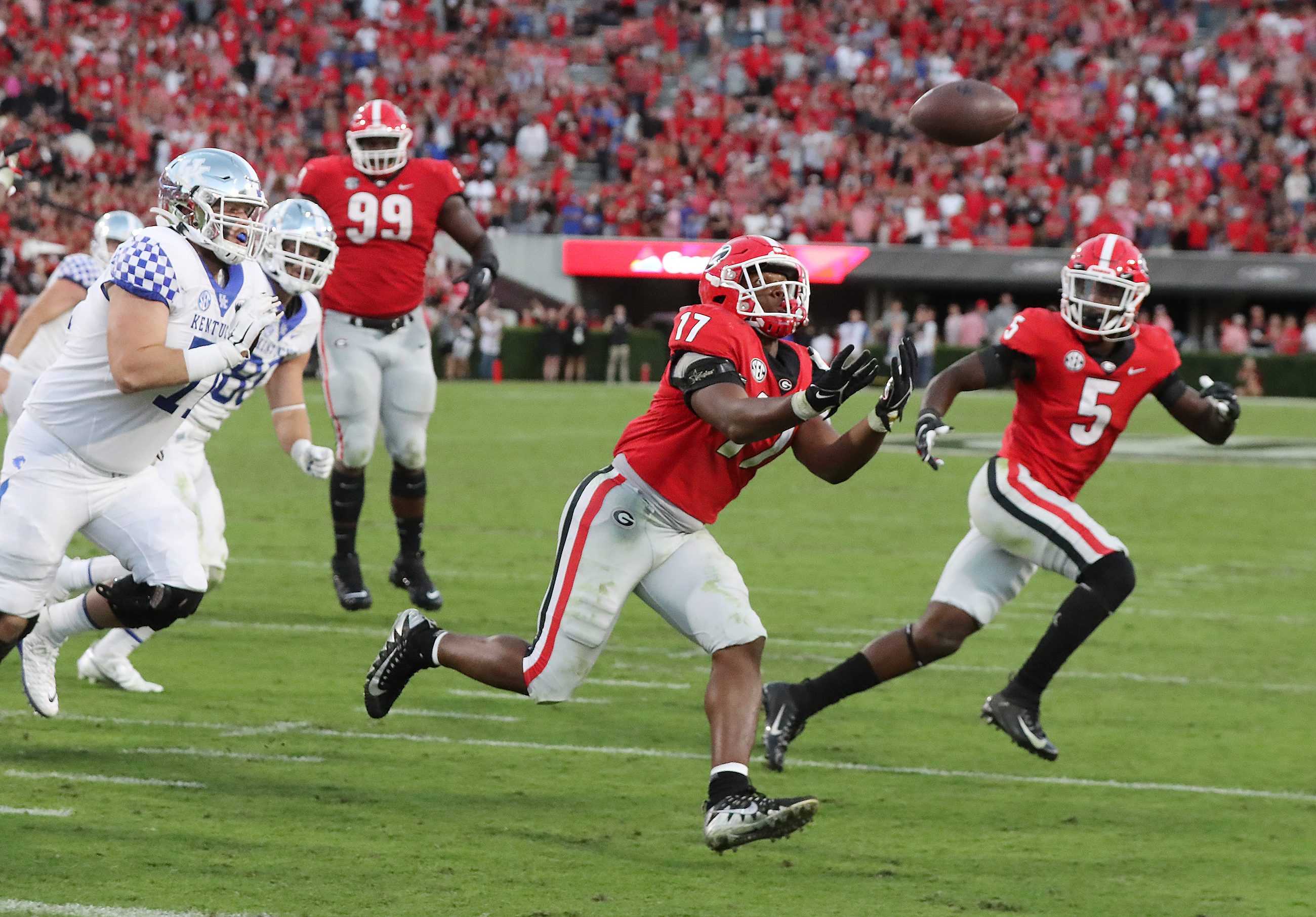 Pec strain' limits Nakobe Dean's participation at UGA's Pro Day