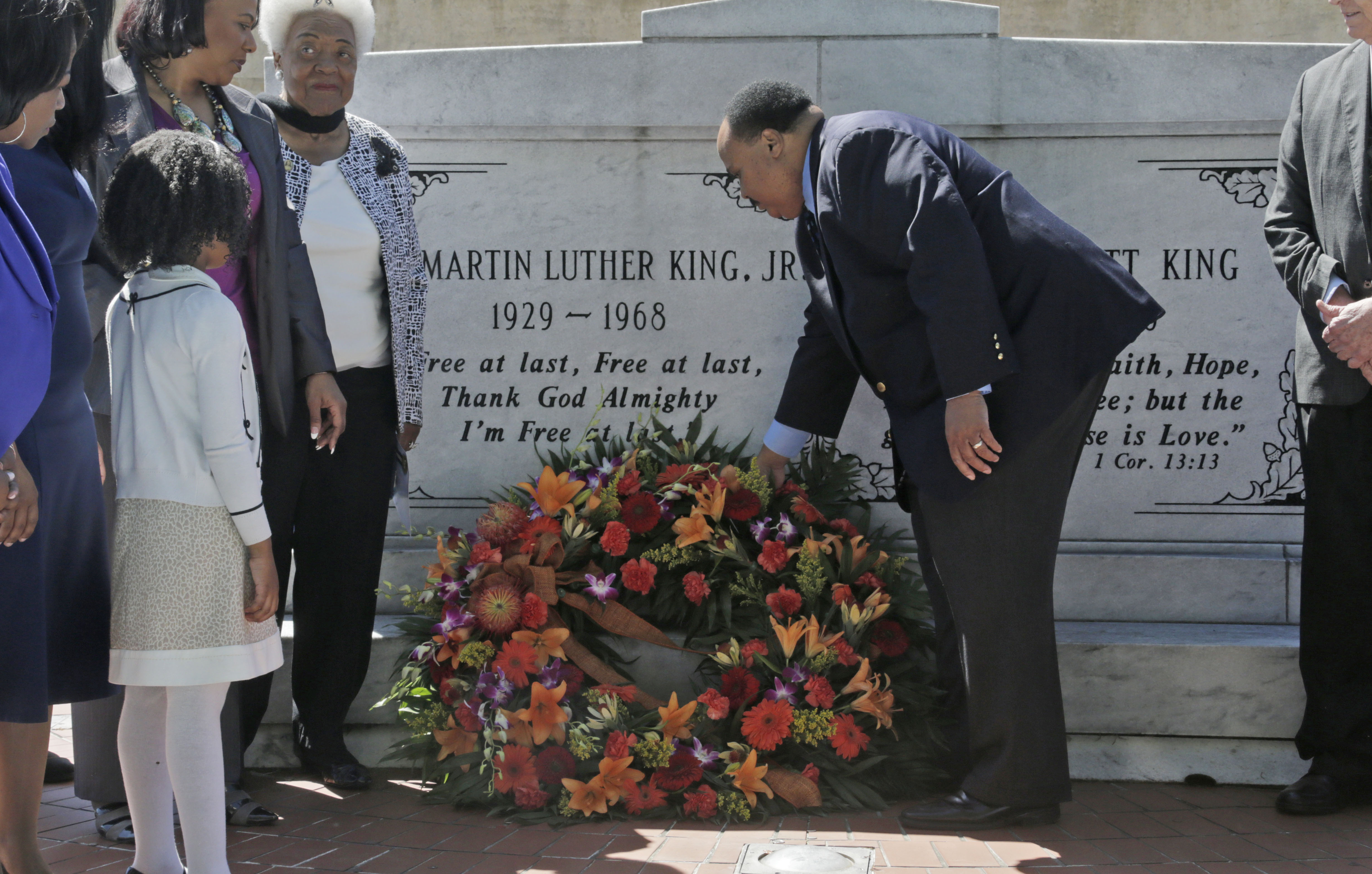 April 4, 2016 - Atlanta - Martin Luther King III lays a wreath on his fathers tomb. King family members were among those laying a memorial wreath on the tomb of Dr. Martin Luther King, Jr, on the 48th anniversary of Dr. Martin Luther King Jr's assassination. . BOB ANDRES / BANDRES@AJC.COM