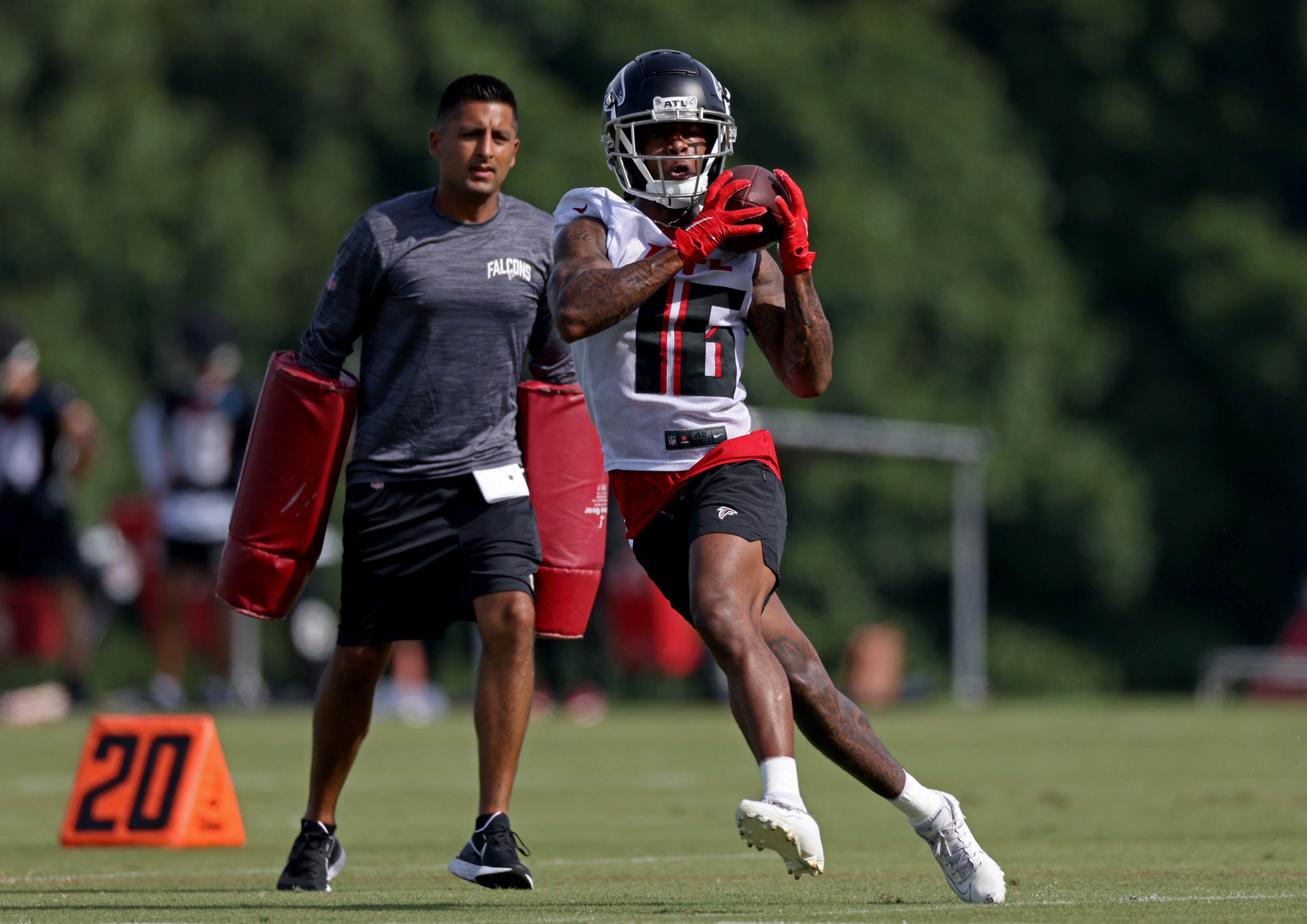 Falcons News: Practice Squad WR Cameron Batson released